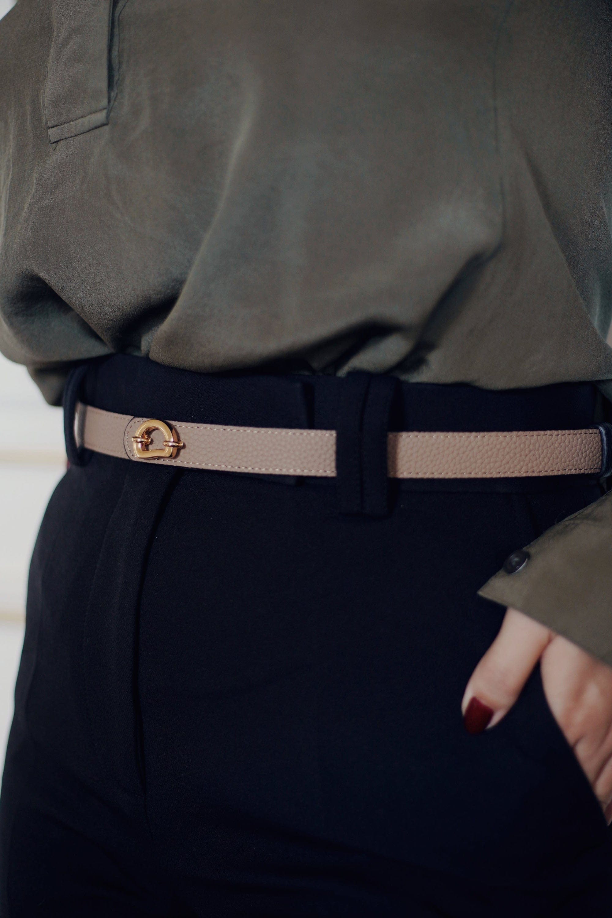 OLEADA NYC Apparel and Accessories > Women > Small Leather Goods > Leather Belt Color_Black Sunrise Reversible Belt