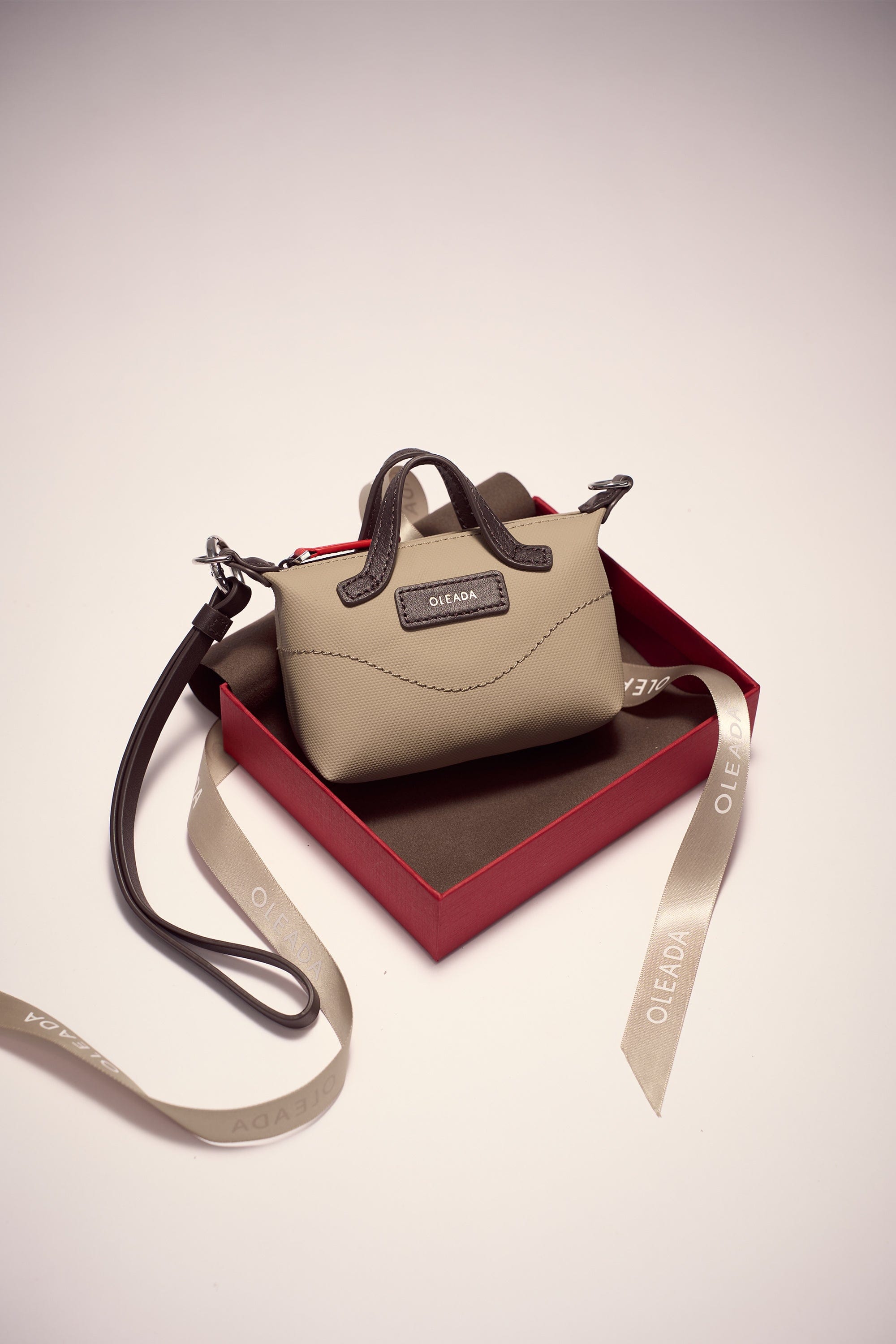 OLEADA NYC Apparel and Accessories > Women > Small Leather Goods > Leather Cardholder AnyWear AnyDuffle Charm