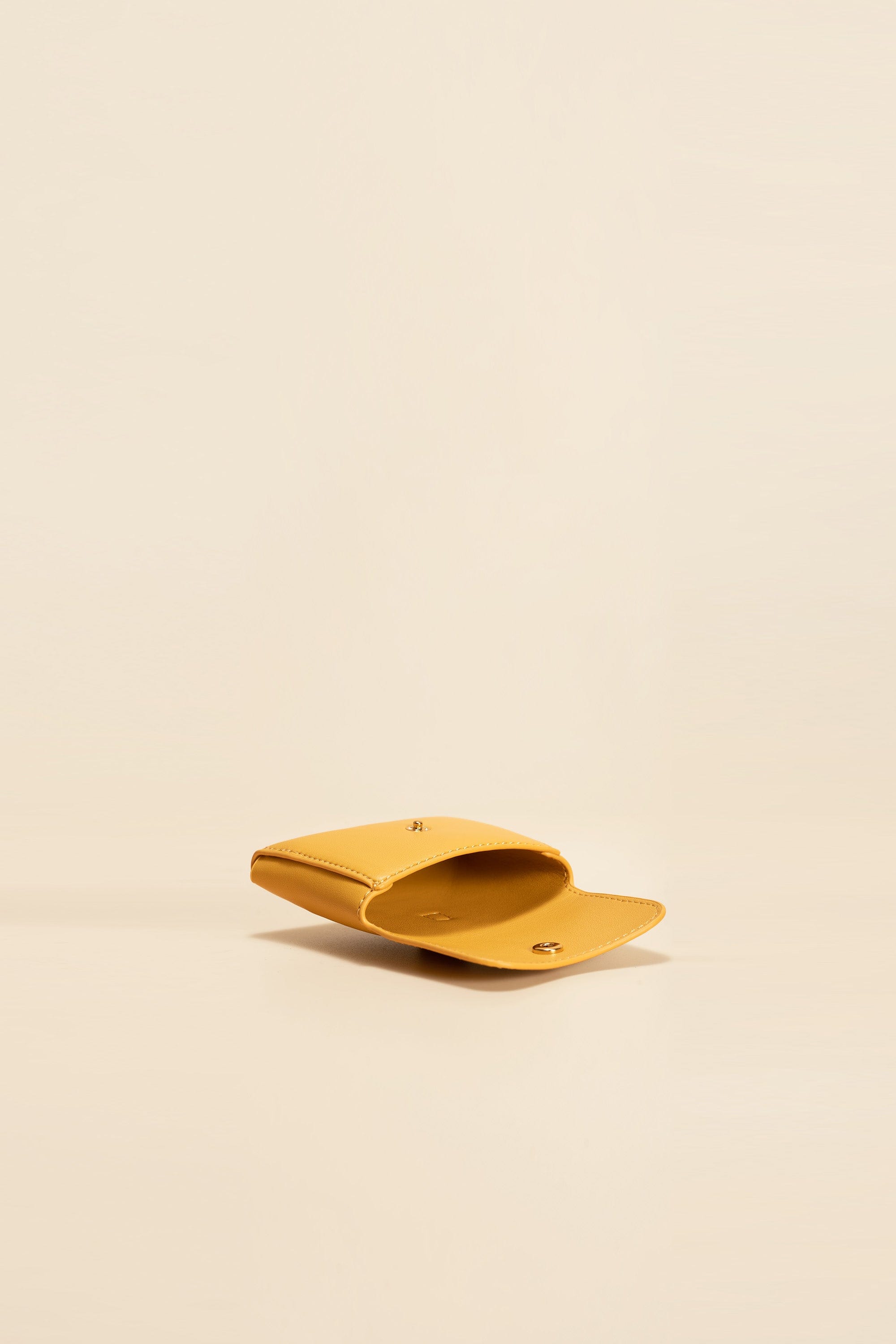 OLEADA NYC Apparel and Accessories > Women > Small Leather Goods > Leather Cardholder Brisa Card Holder