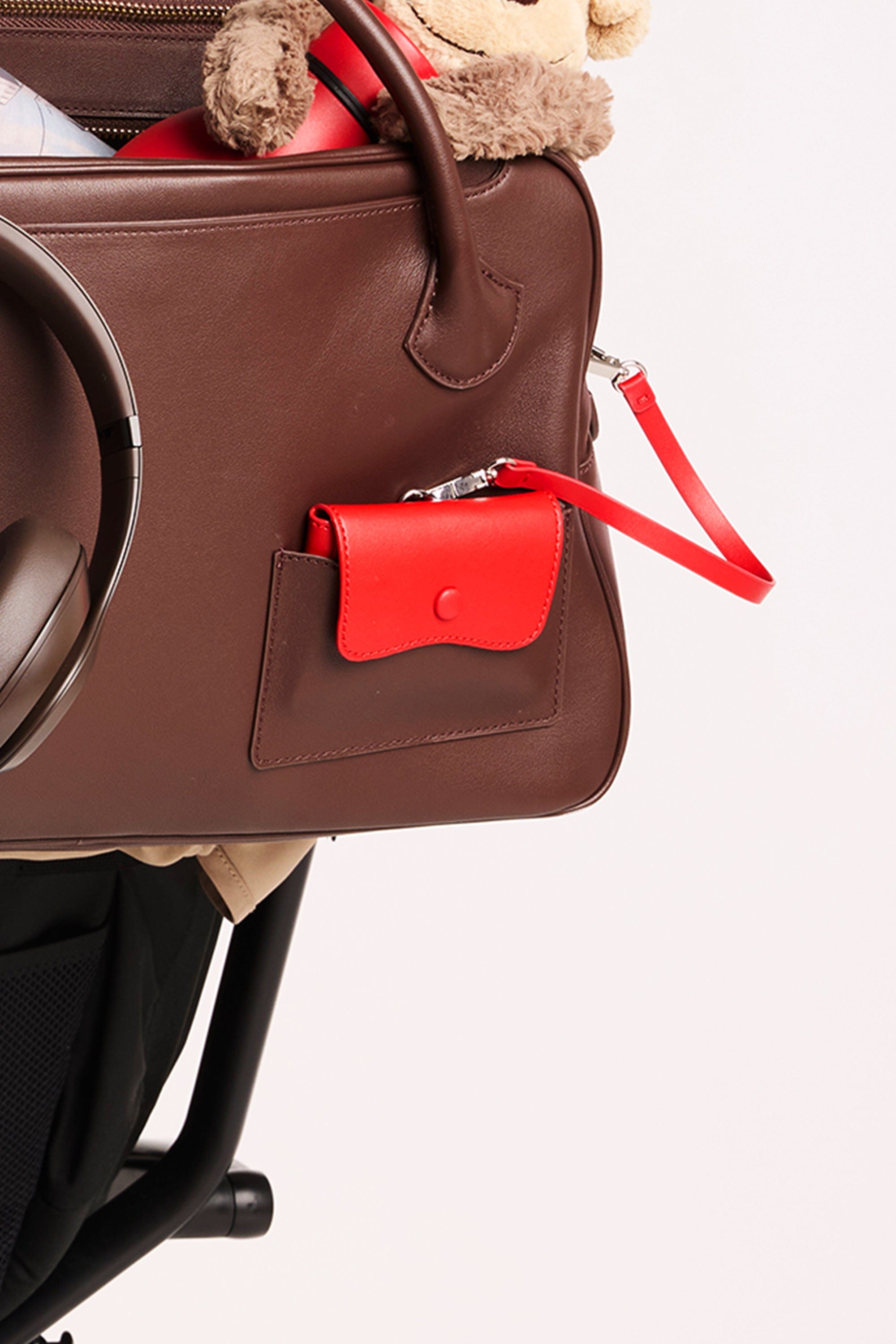 OLEADA NYC Apparel and Accessories > Women > Small Leather Goods > Leather Cardholder Brisa Card Holder