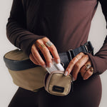 OLEADA NYC Apparel and Accessories > Women > Small Leather Goods > Leather Cardholder Color_Abu Dhabi AnywWear AnySling