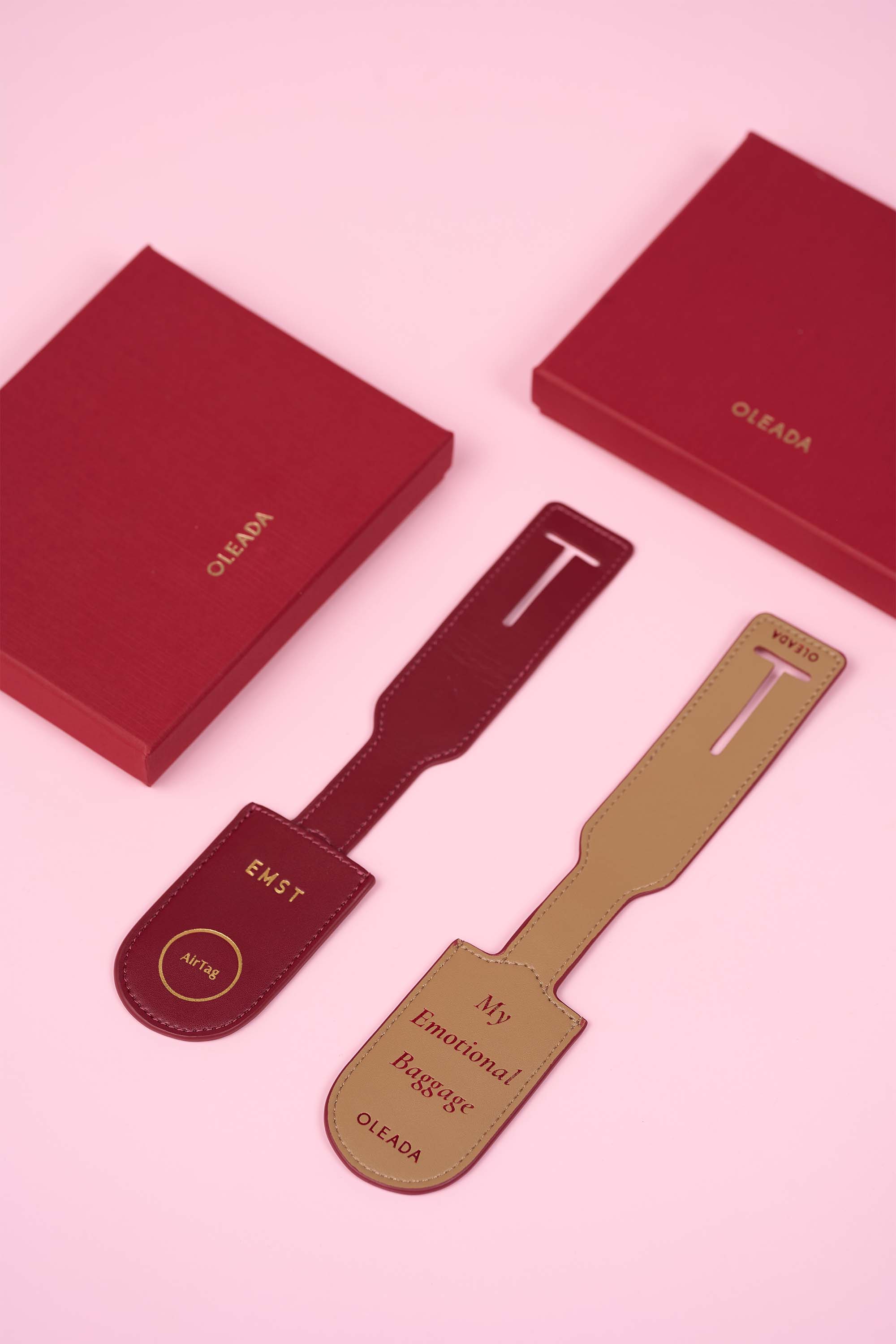 OLEADA NYC Apparel and Accessories > Women > Small Leather Goods > Leather Case Atlas Emotional Support Luggage Tag