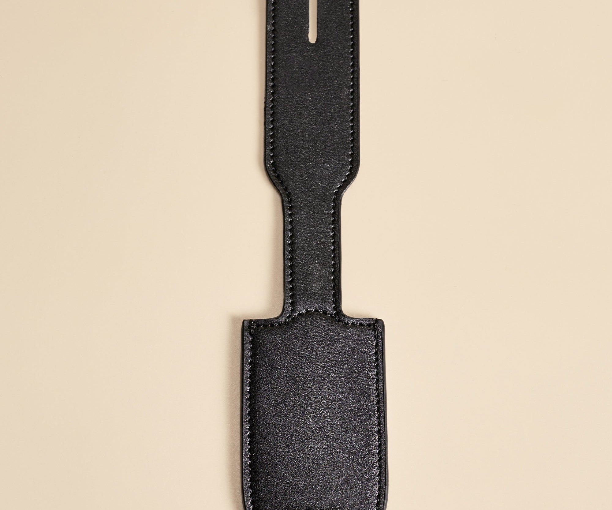 OLEADA NYC Apparel and Accessories > Women > Small Leather Goods > Leather Case Color_Onyx Atlas Luggage Tag Emotional Support