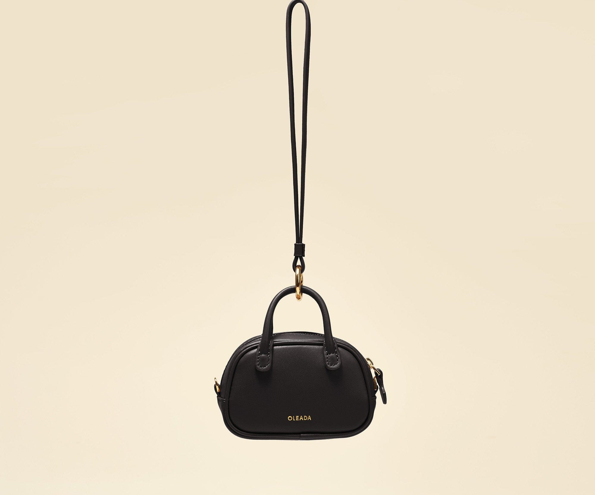 OLEADA NYC Apparel and Accessories > Women > Small Leather Goods > Leather Case Color_Onyx Marina Carryall Charm