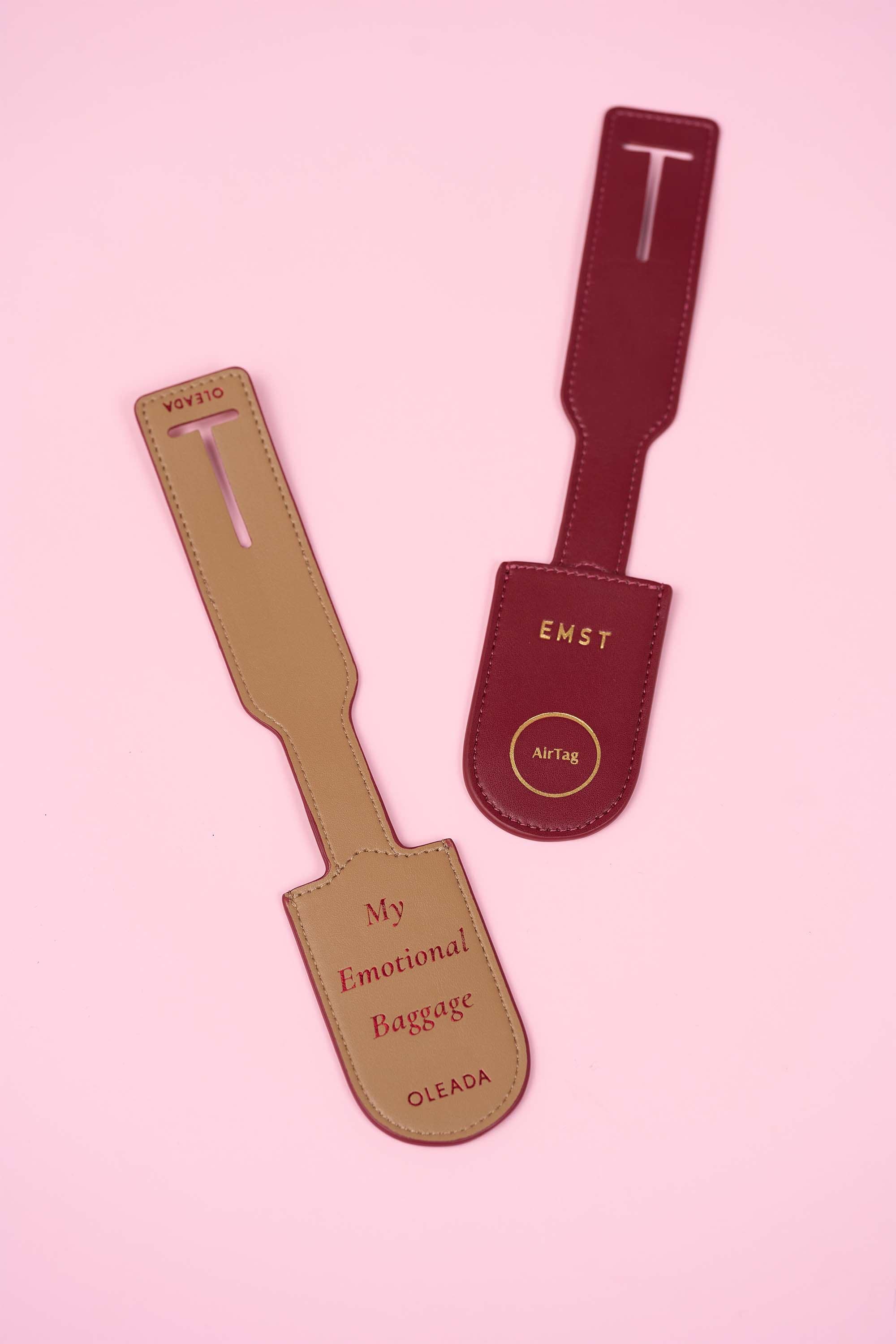 OLEADA NYC Apparel and Accessories > Women > Small Leather Goods > Leather Case Color_Scarlet Atlas Emotional Support Luggage Tag