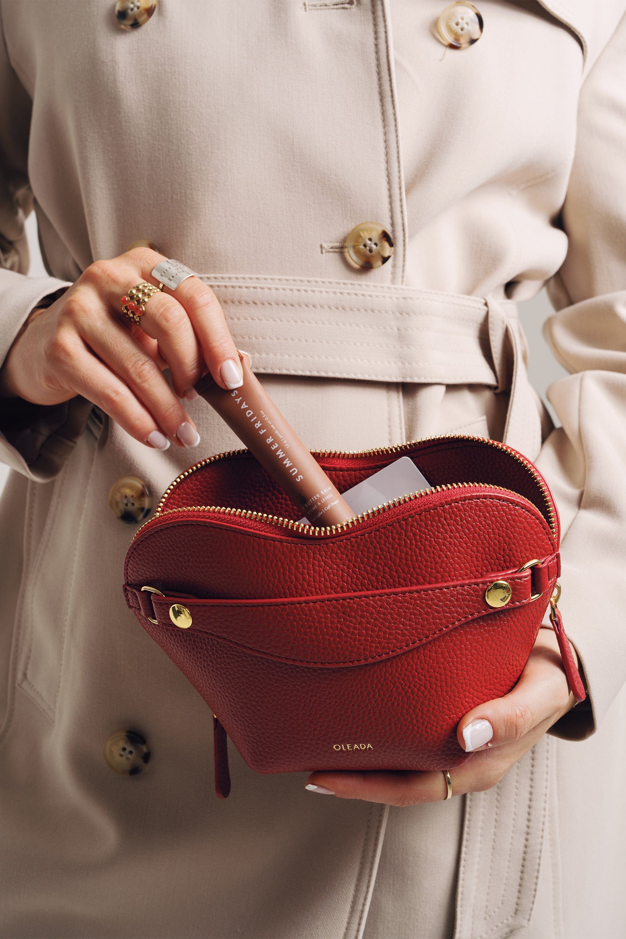 OLEADA NYC Apparel and Accessories > Women > Small Leather Goods > Leather Case Large Le Coeur