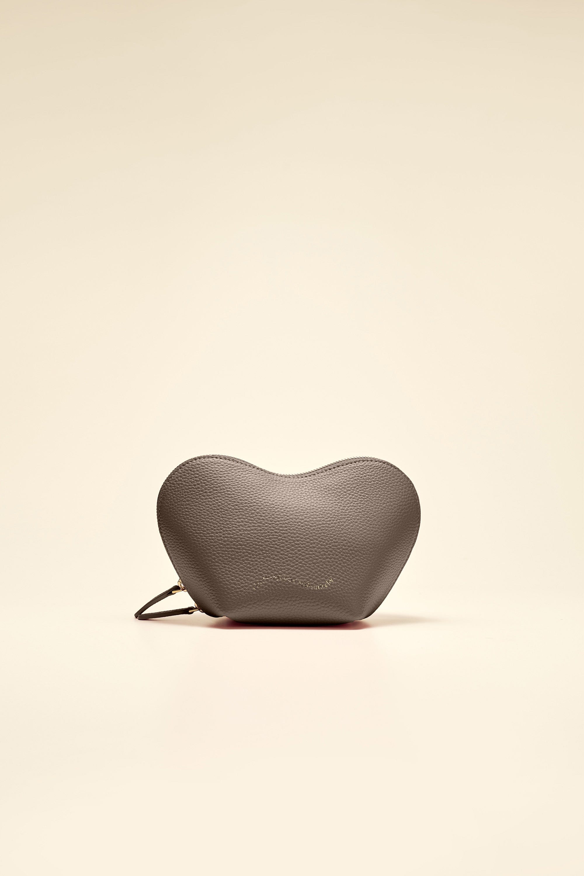 OLEADA NYC Apparel and Accessories > Women > Small Leather Goods > Leather Case Large Le Coeur