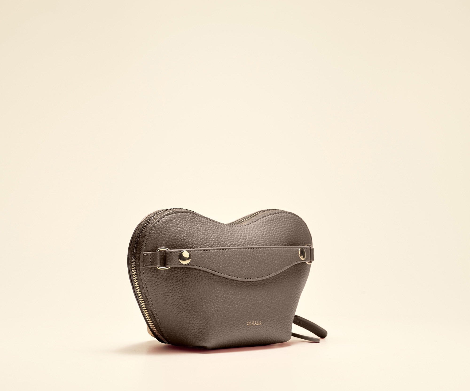 OLEADA NYC Apparel and Accessories > Women > Small Leather Goods > Leather Case Large Le Coeur