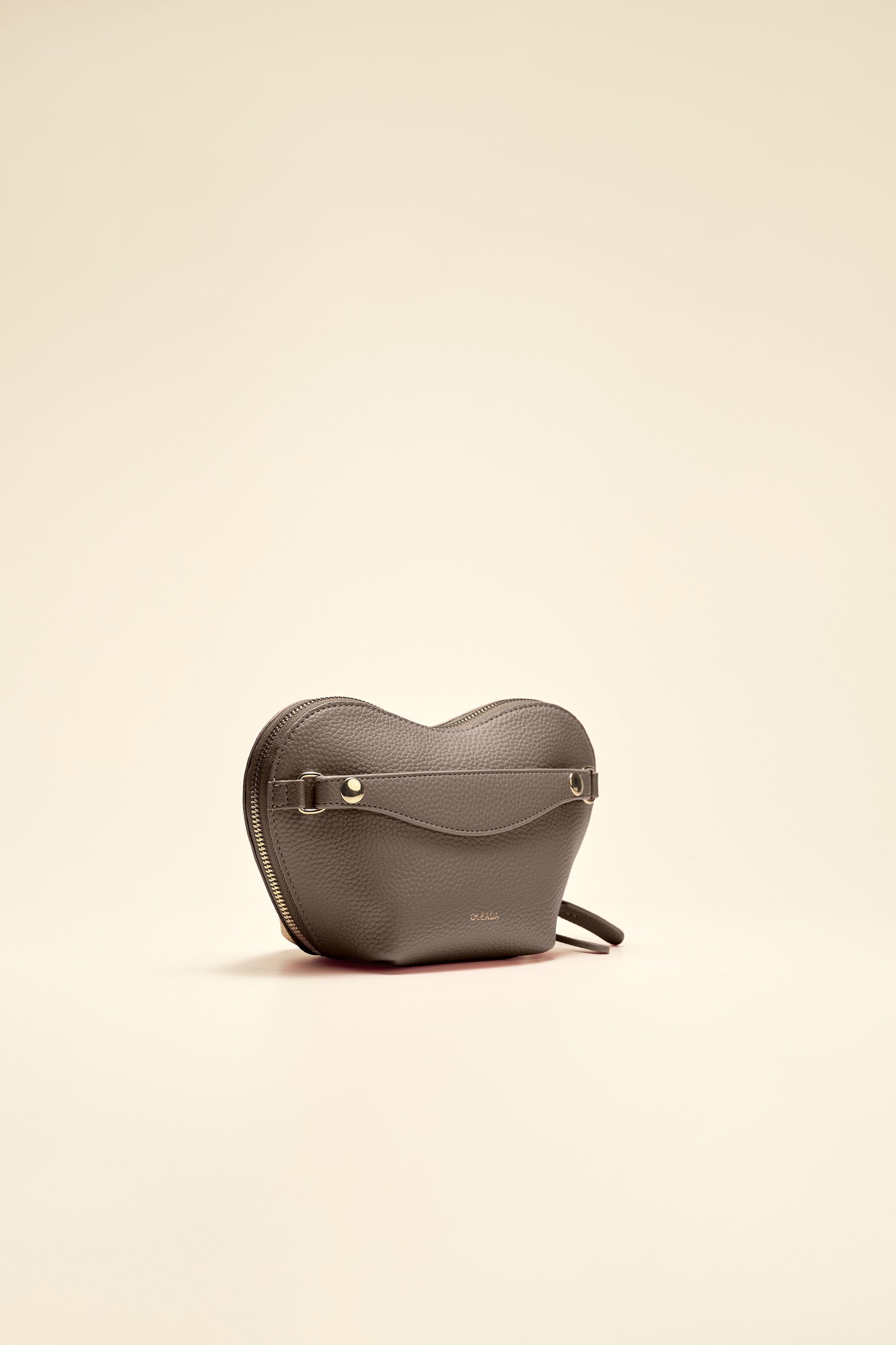 OLEADA NYC Apparel and Accessories > Women > Small Leather Goods > Leather Case Large Le Coeur
