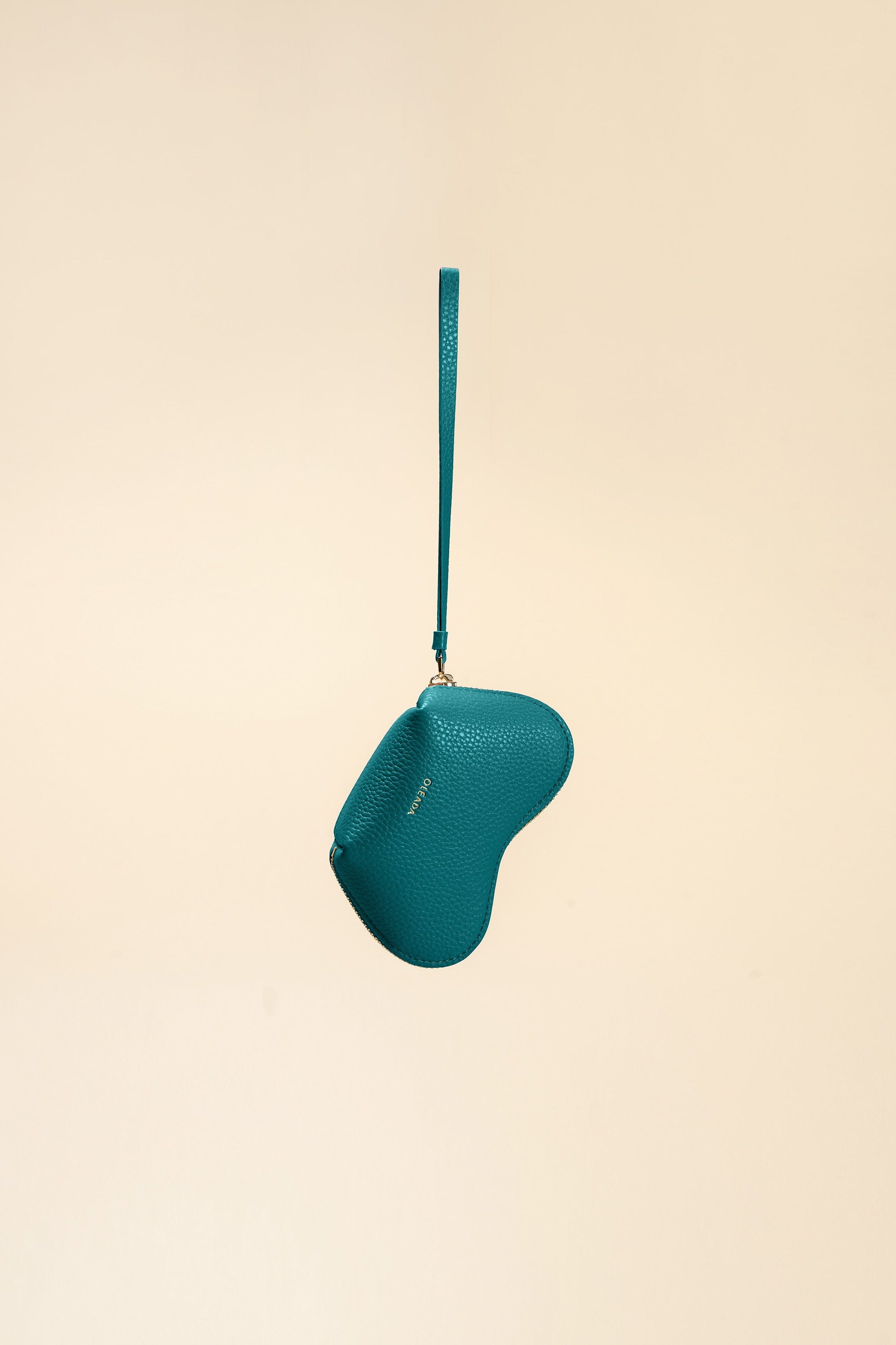 OLEADA NYC Apparel and Accessories > Women > Small Leather Goods > Leather Case Mini Le Coeur Pouch