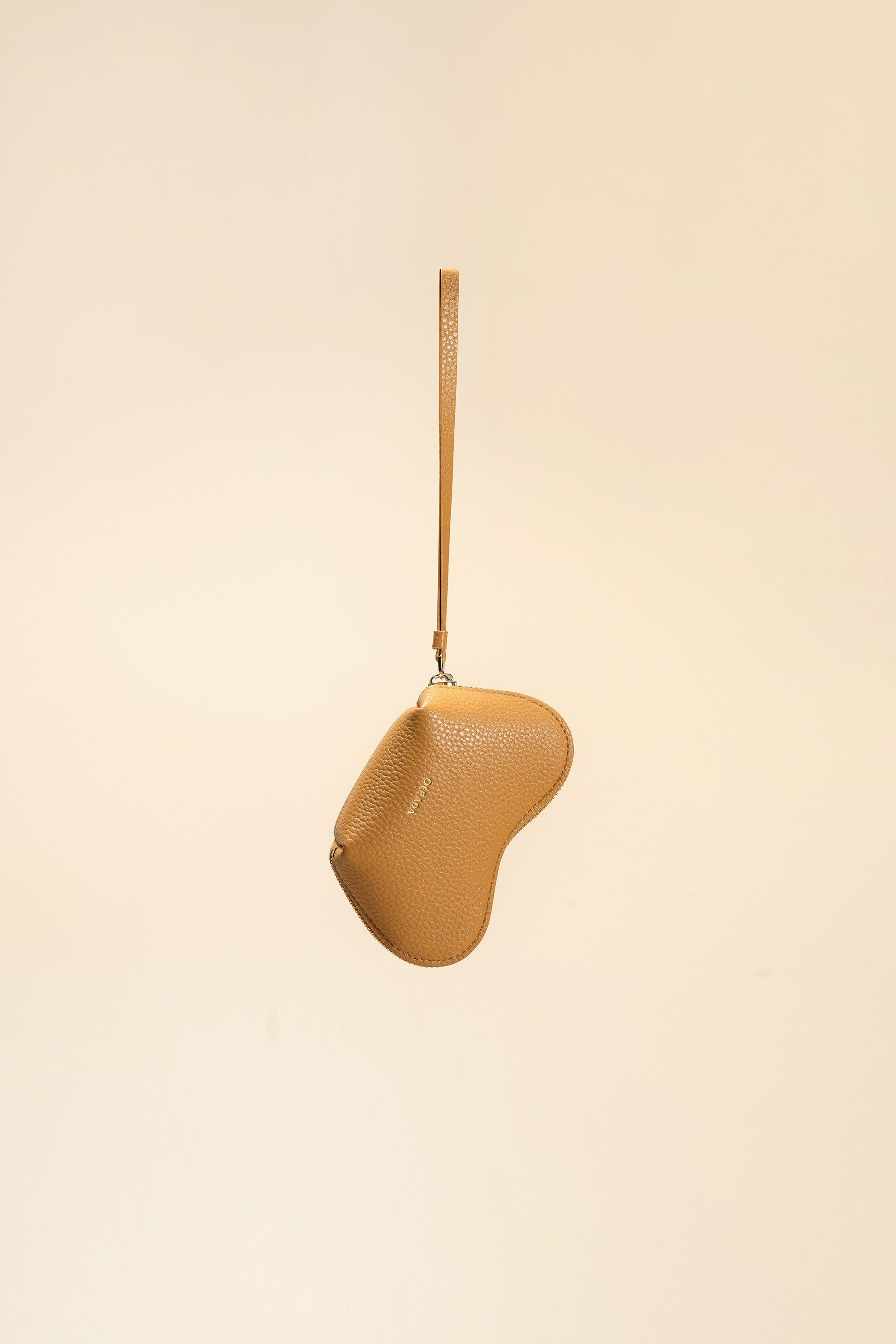 OLEADA NYC Apparel and Accessories > Women > Small Leather Goods > Leather Case Mini Le Coeur Pouch