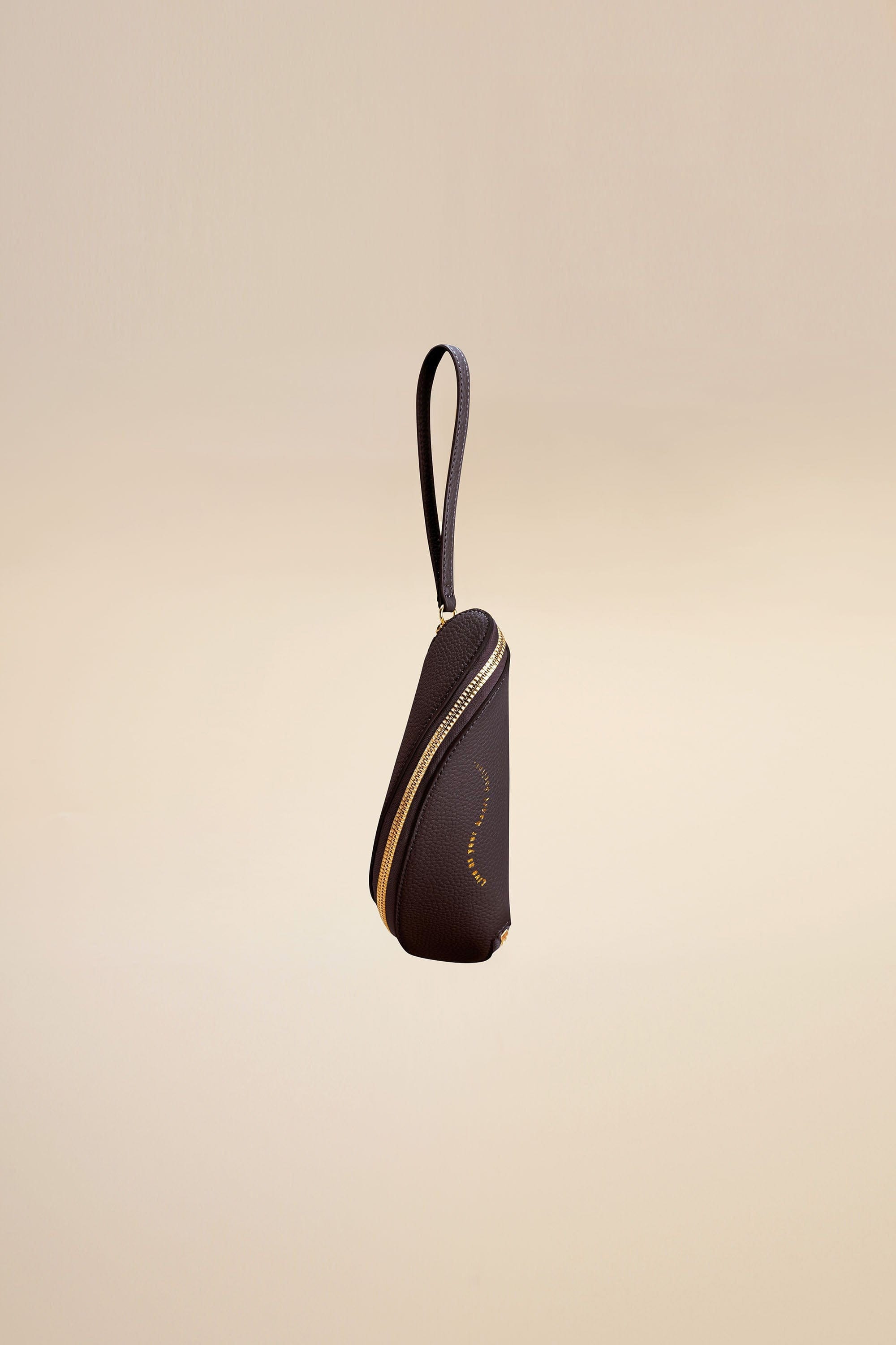 OLEADA NYC Apparel and Accessories > Women > Small Leather Goods > Leather Glasses Case Color_Cocoa Wavy Case