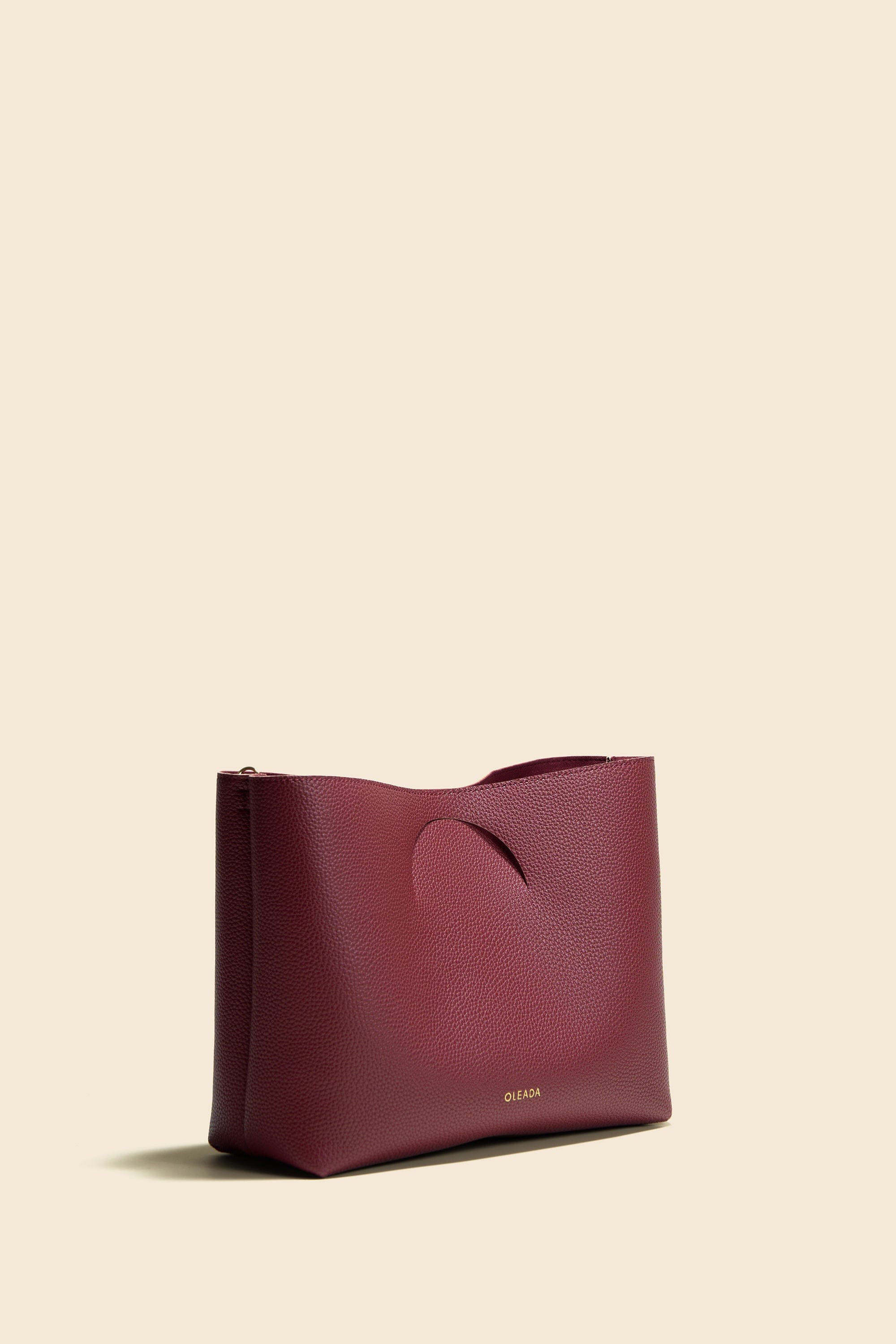 OLEADA NYC Apparel and Accessories > Women > Small Leather Goods > Leather Hand Bag Color_Scarlet Book Tote