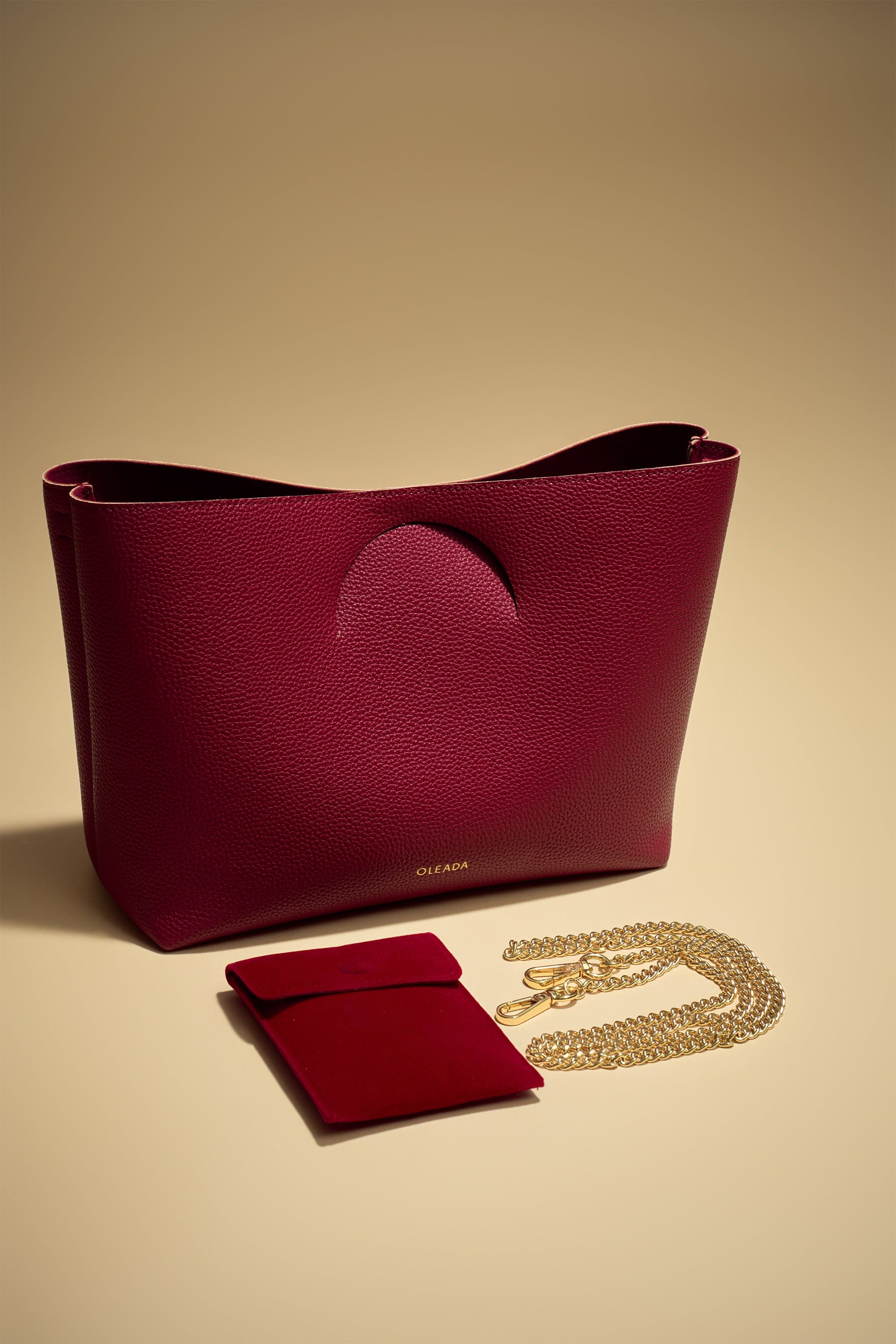 OLEADA NYC Apparel and Accessories > Women > Small Leather Goods > Leather Hand Bag Color_Scarlet Book Tote