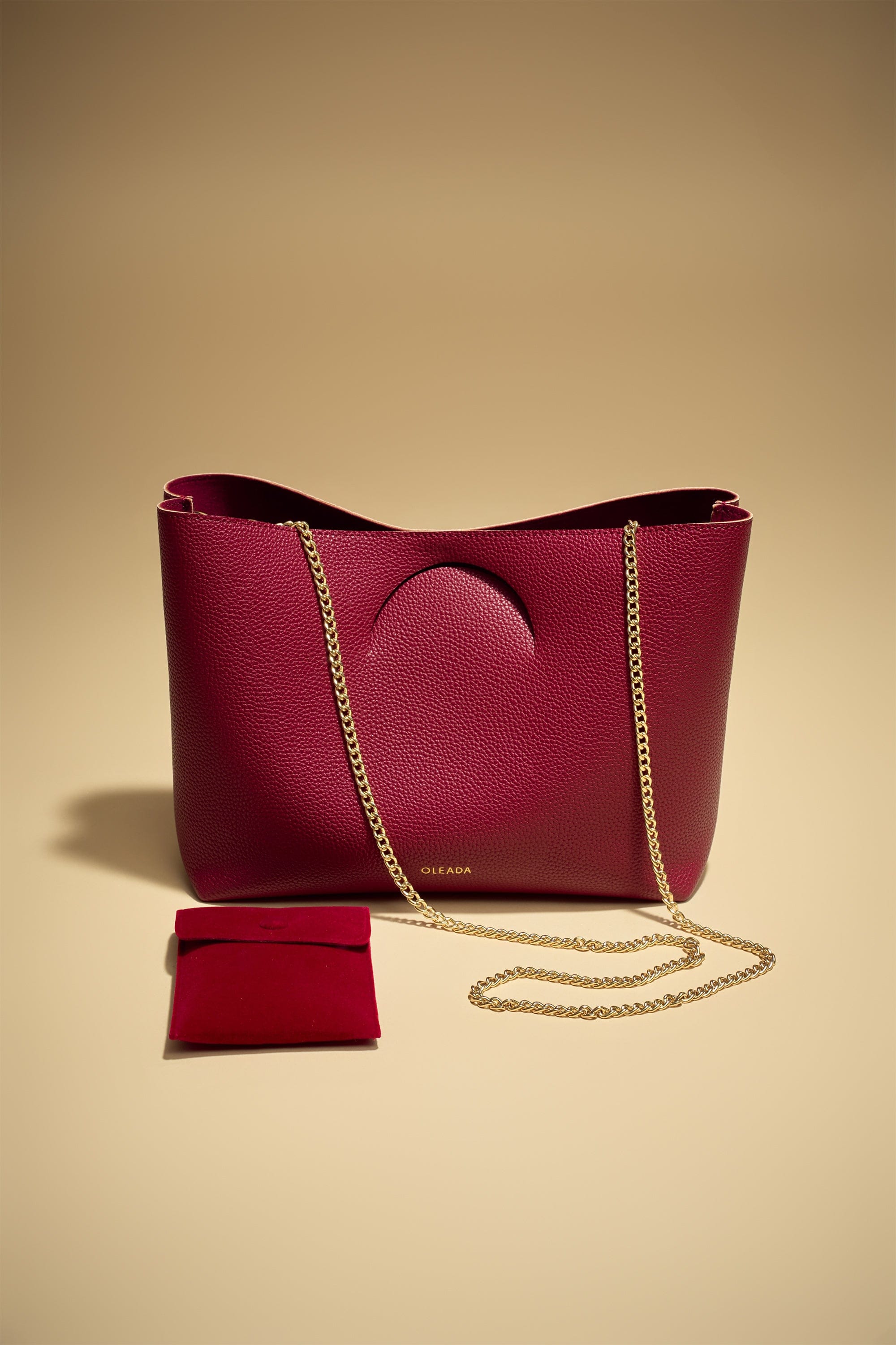 OLEADA NYC Apparel and Accessories > Women > Small Leather Goods > Leather Hand Bag Color_Scarlet Book Tote