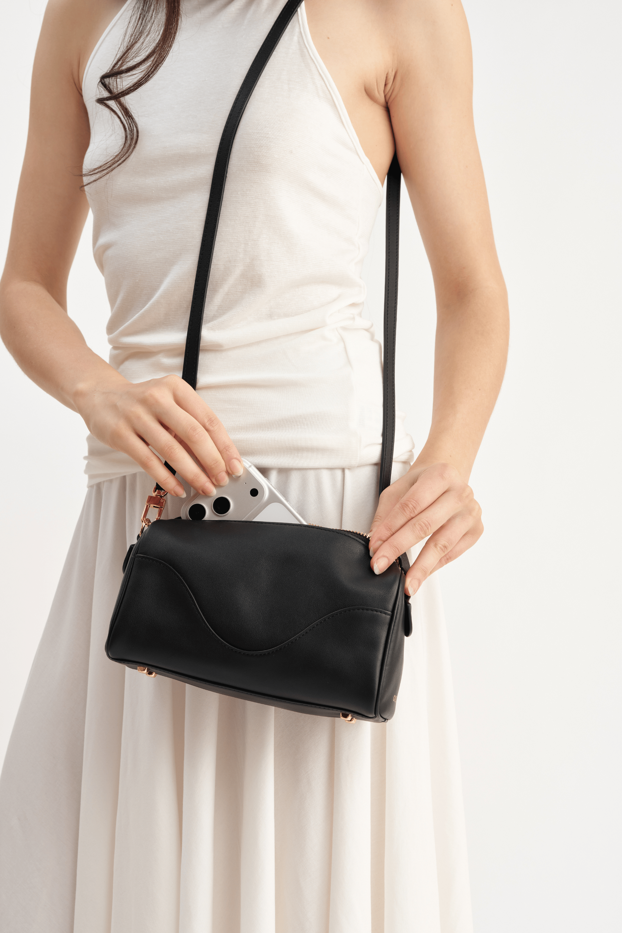 OLEADA NYC Apparel and Accessories > Women > Work Bag > Leather Handbag > Compact Bag > Shoulder Bag Marina Box