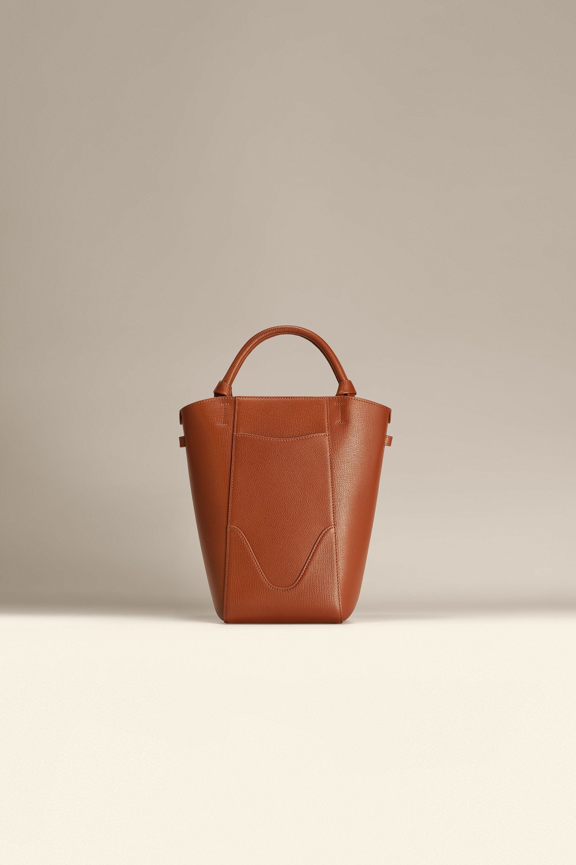 OLEADA NYC Bucket Bag > Leather Tote Bag For Women > Compact Capacity Handbag > Convertible To Shoulder Bag > Tablet-friendly work bag Color_Chestnut Mini Marina Bucket