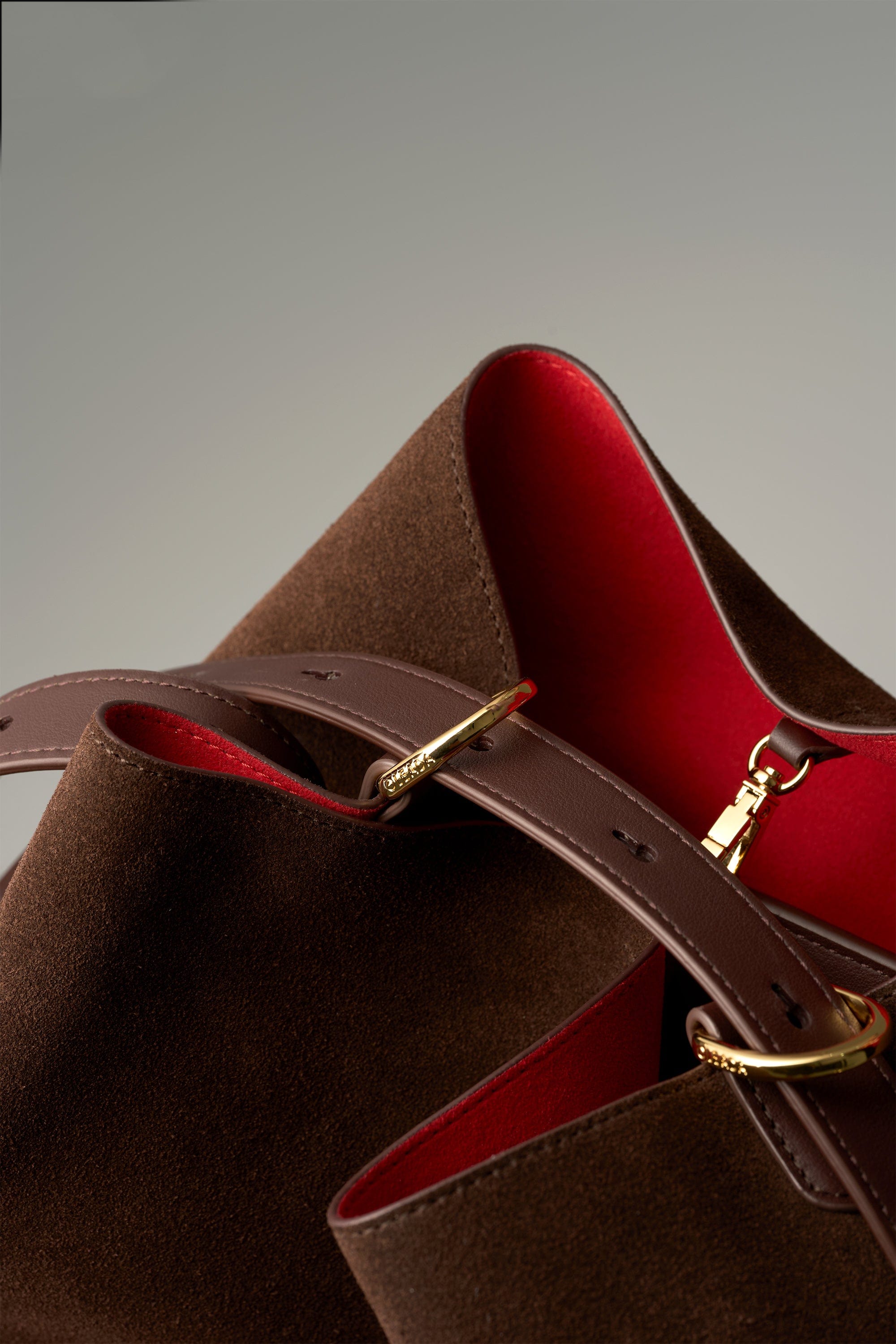 OLEADA NYC Bucket Bag > Leather Tote Bag For Women > Large Capacity Handbag > Convertible To Shoulder Bag > stylish 14 inch laptop bag Color_Mocha Marina Soft Bucket