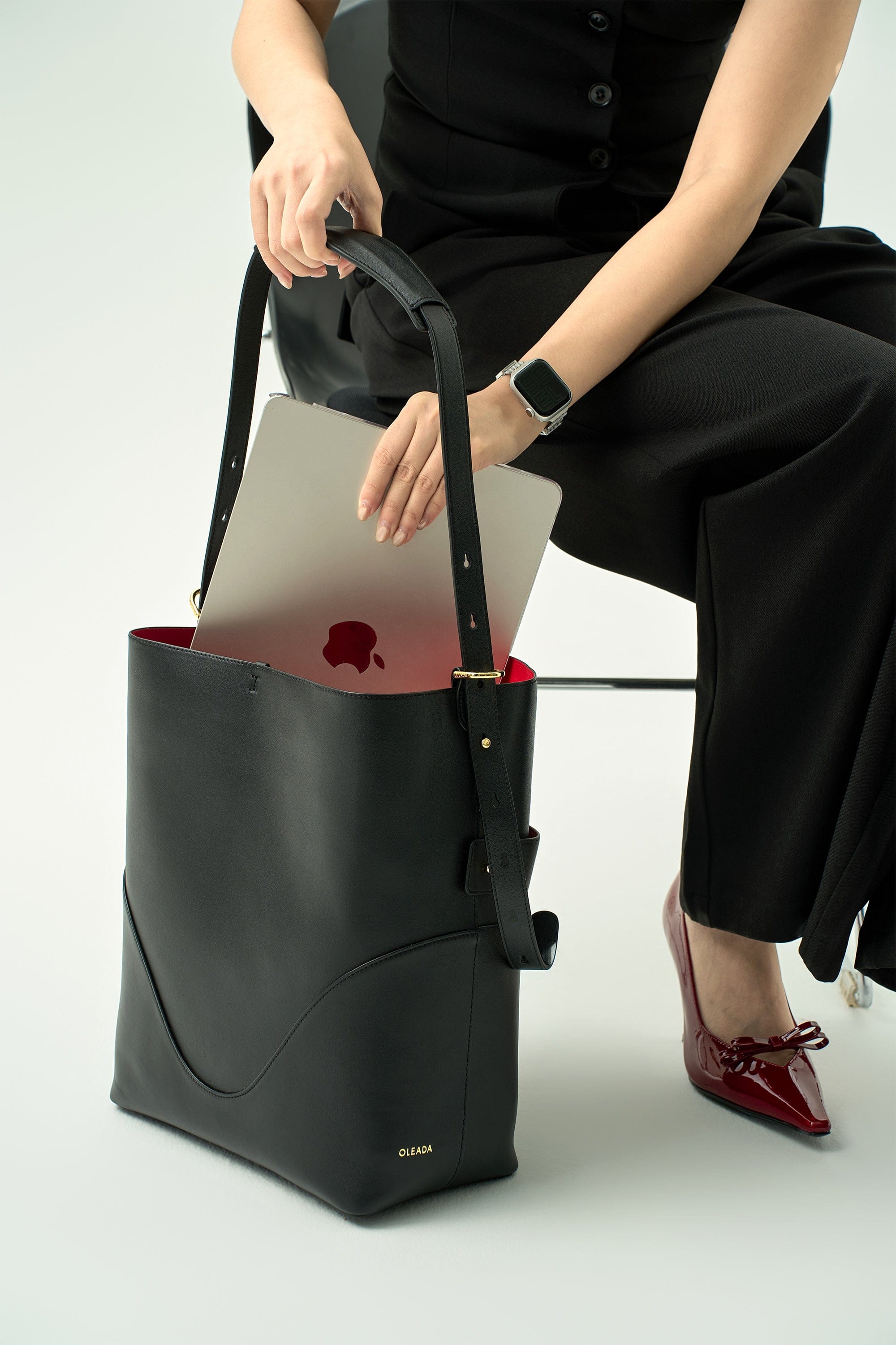 OLEADA NYC Bucket Bag > Leather Tote Bag For Women > Large Capacity Handbag > Convertible To Shoulder Bag > stylish 14 inch laptop bag Marina Soft Bucket