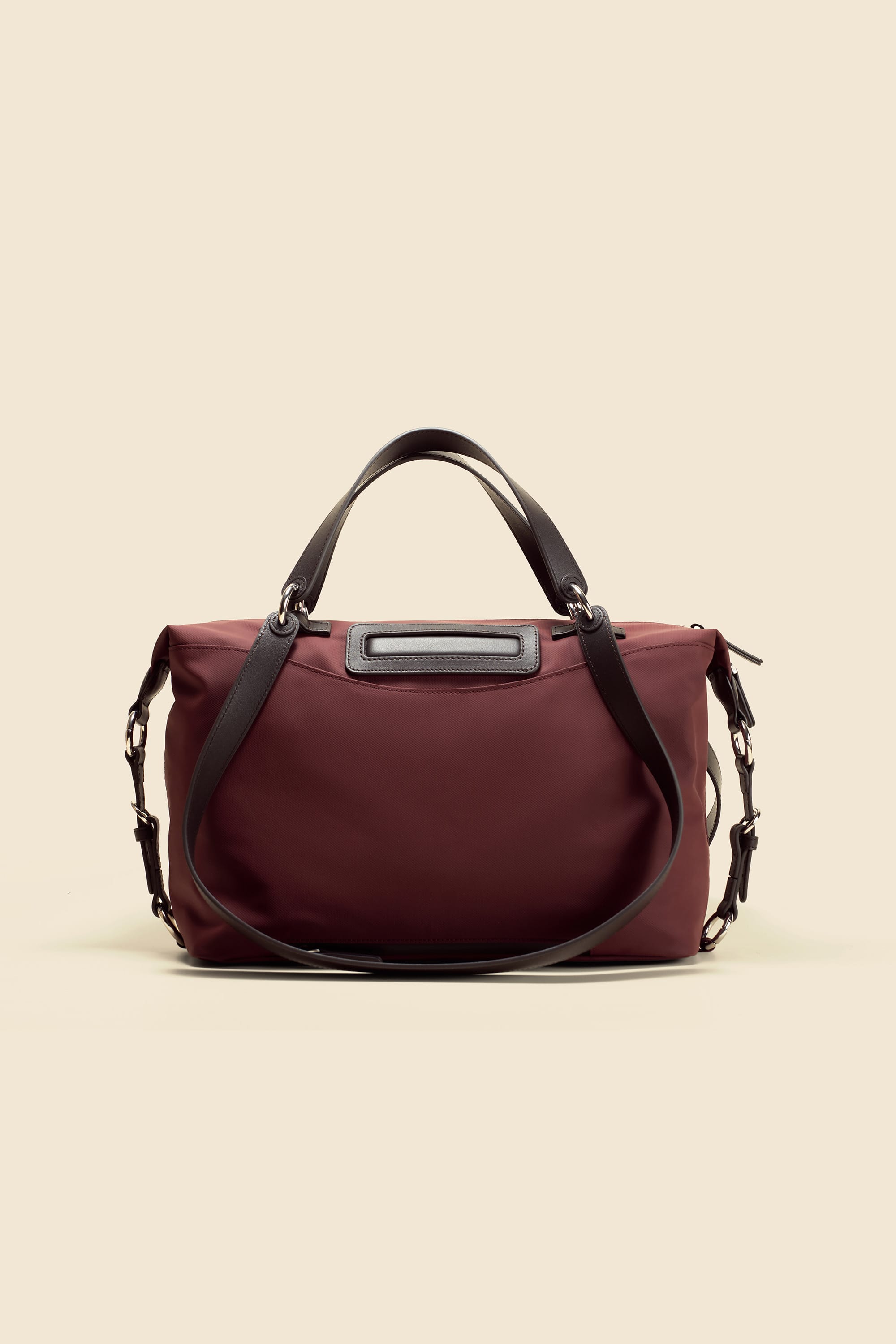 OLEADA NYC convertible travel bags > airport tote bags > overnight bags > water-resistant vegan bags > stylish multi-use bags AnyWear AnyDuffle - City Size