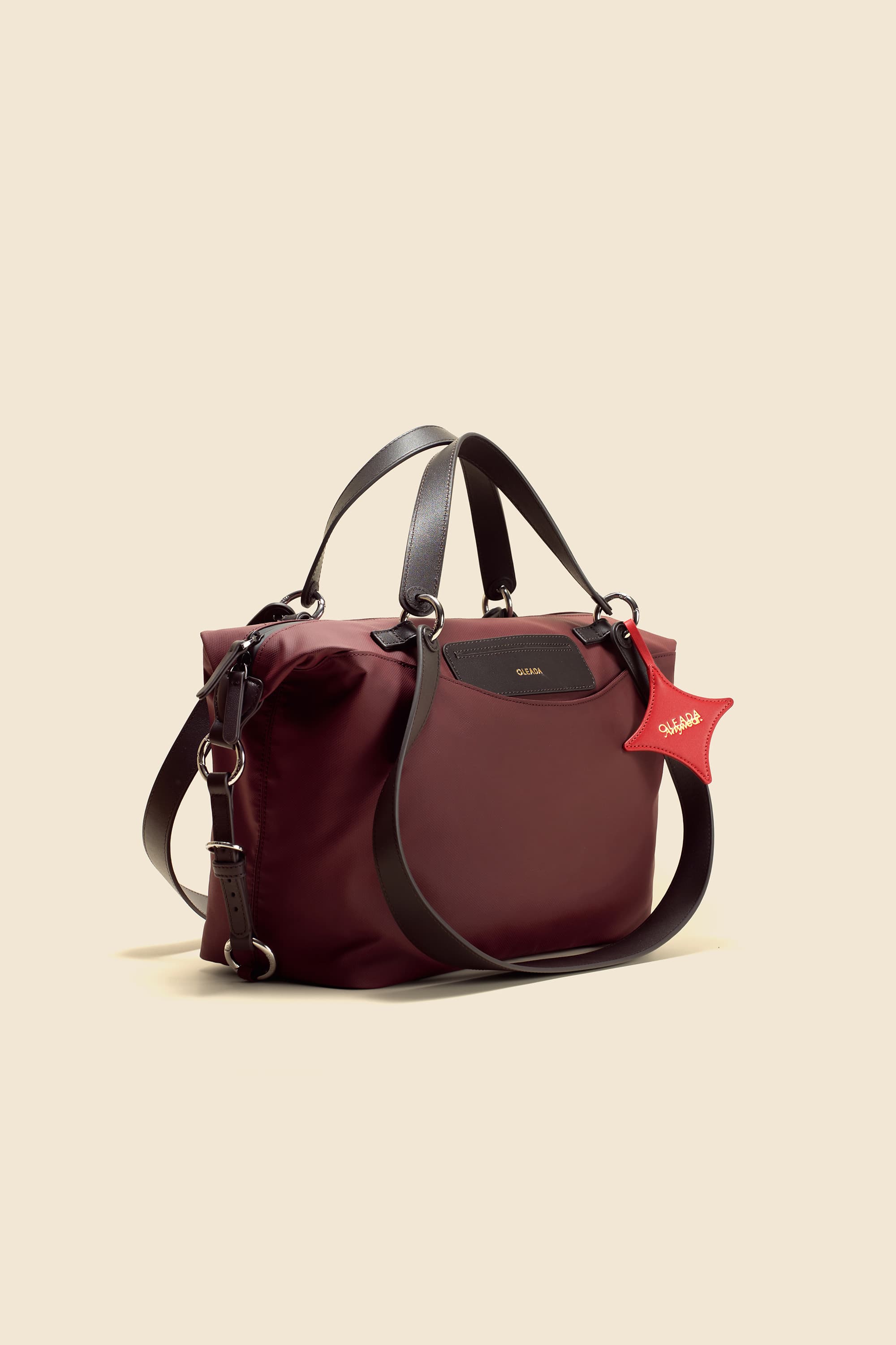 OLEADA NYC convertible travel bags > airport tote bags > overnight bags > water-resistant vegan bags > stylish multi-use bags AnyWear AnyDuffle - City Size