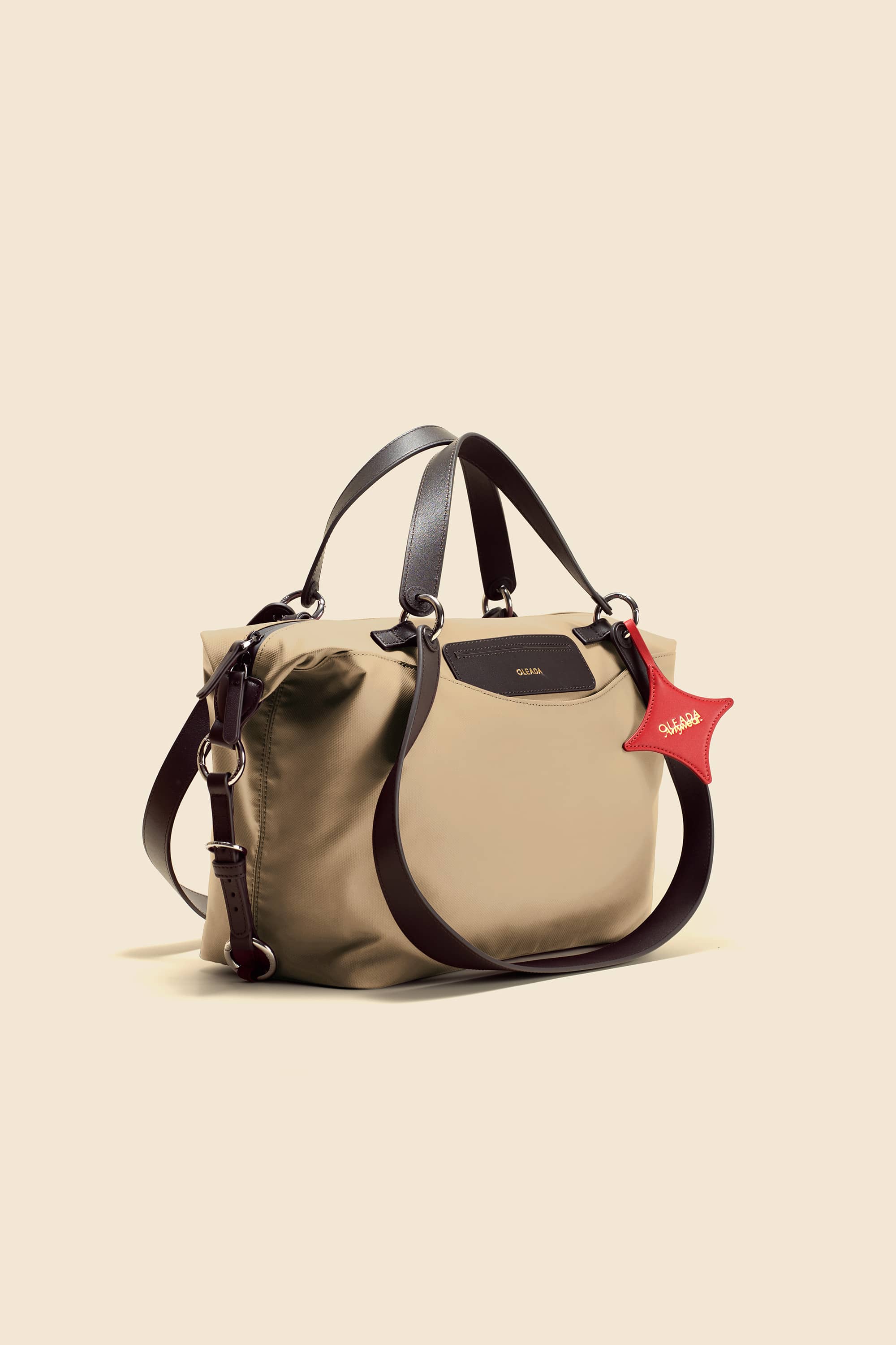 OLEADA NYC convertible travel bags > airport tote bags > overnight bags > water-resistant vegan bags > stylish multi-use bags AnyWear AnyDuffle - City Size