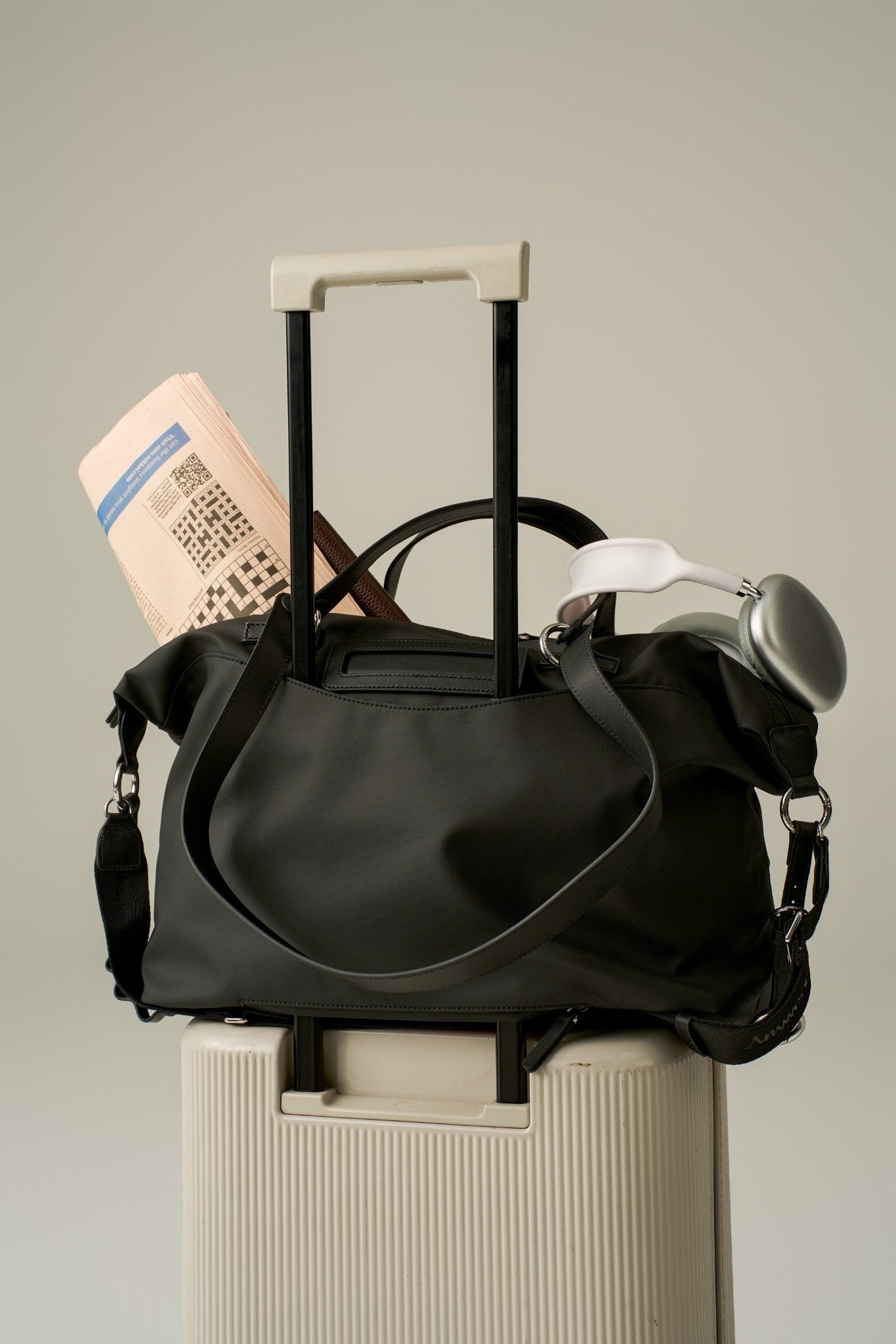 OLEADA NYC convertible travel bags > airport tote bags > overnight bags > water-resistant vegan bags > stylish multi-use bags AnyWear AnyDuffle - Regular Size