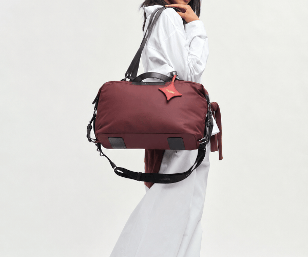 OLEADA NYC convertible travel bags > airport tote bags > overnight bags > water-resistant vegan bags > stylish multi-use bags AnyWear AnyDuffle - Regular Size
