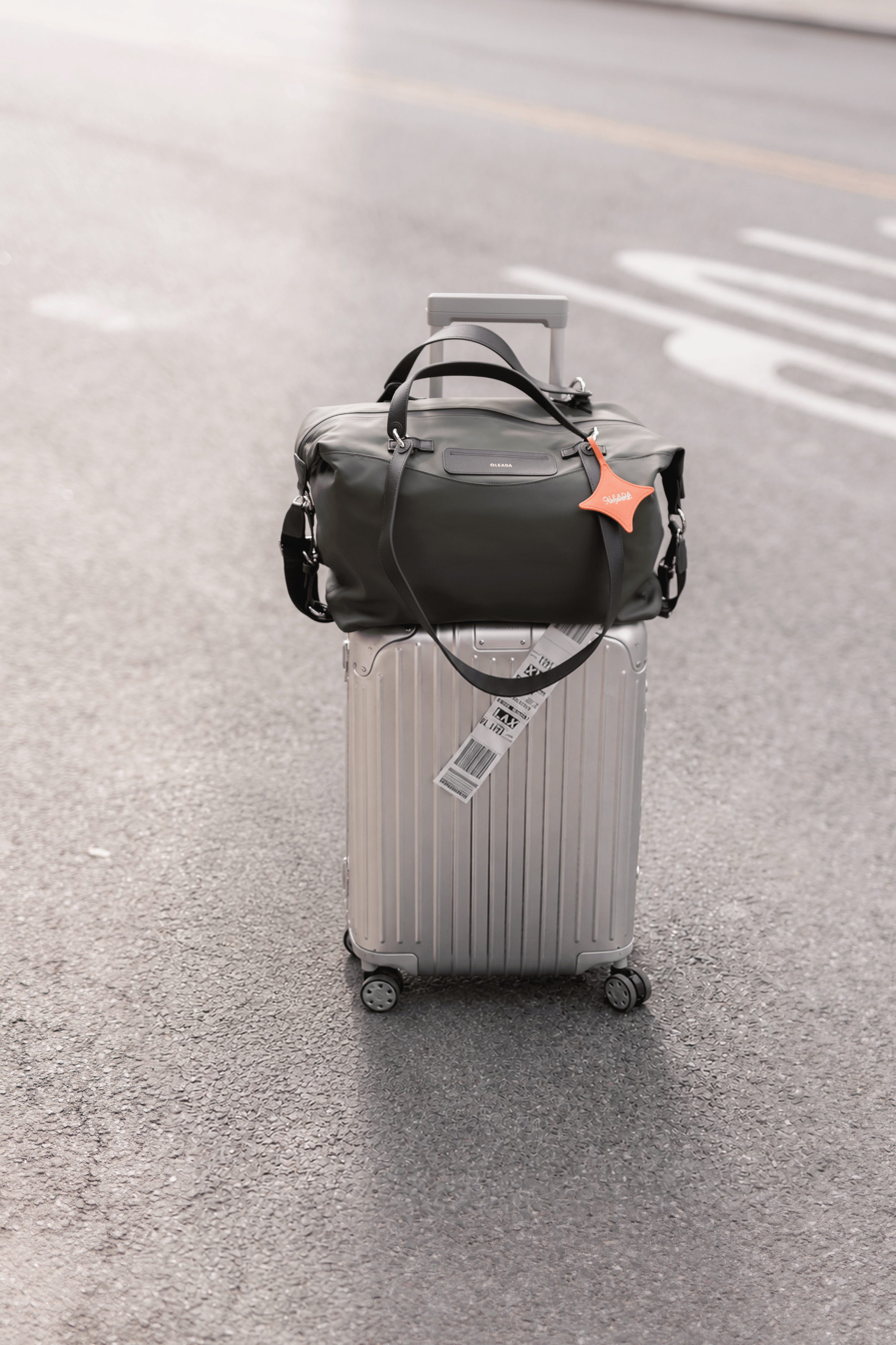 OLEADA NYC convertible travel bags > airport tote bags > overnight bags > water-resistant vegan bags > stylish multi-use bags AnyWear AnyDuffle - Regular Size