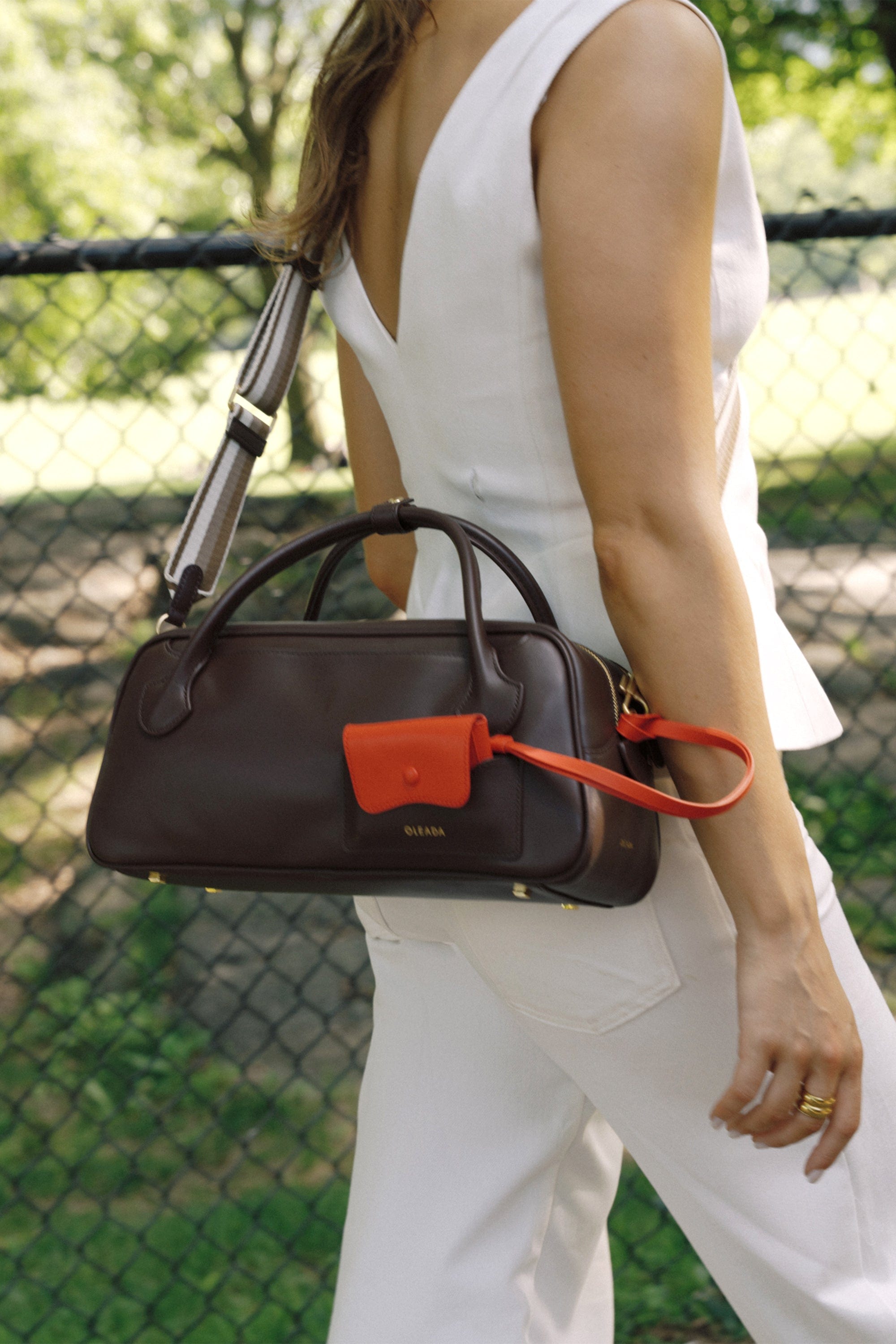 OLEADA NYC Hand Bag > Leather Tote Bag For Women > Mini Handbag > Convertible To Shoulder Bag > Fits iPad Mini> Mini Marina Carryall