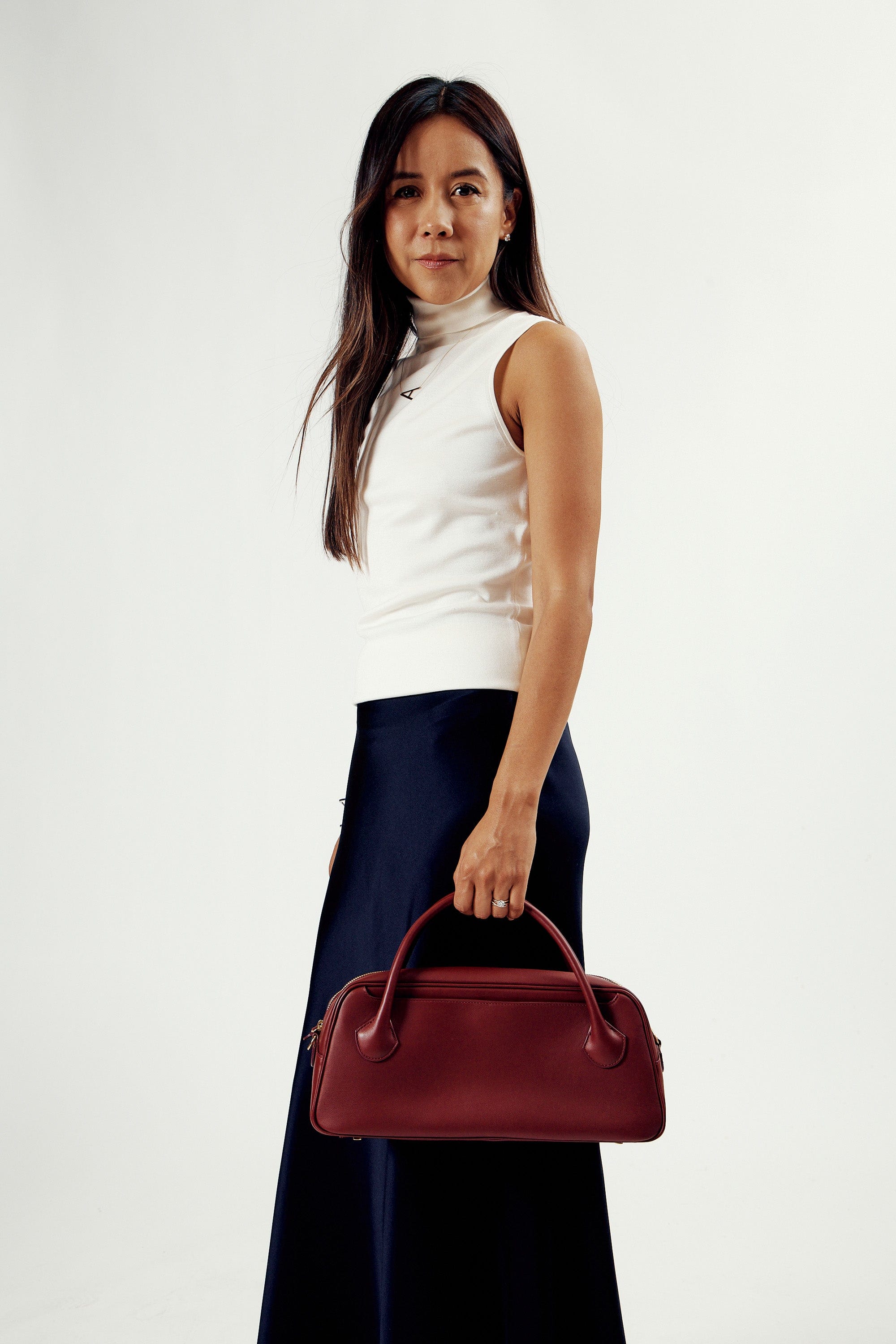 OLEADA NYC Hand Bag > Leather Tote Bag For Women > Mini Handbag > Convertible To Shoulder Bag > Fits iPad Mini> Mini Marina Carryall