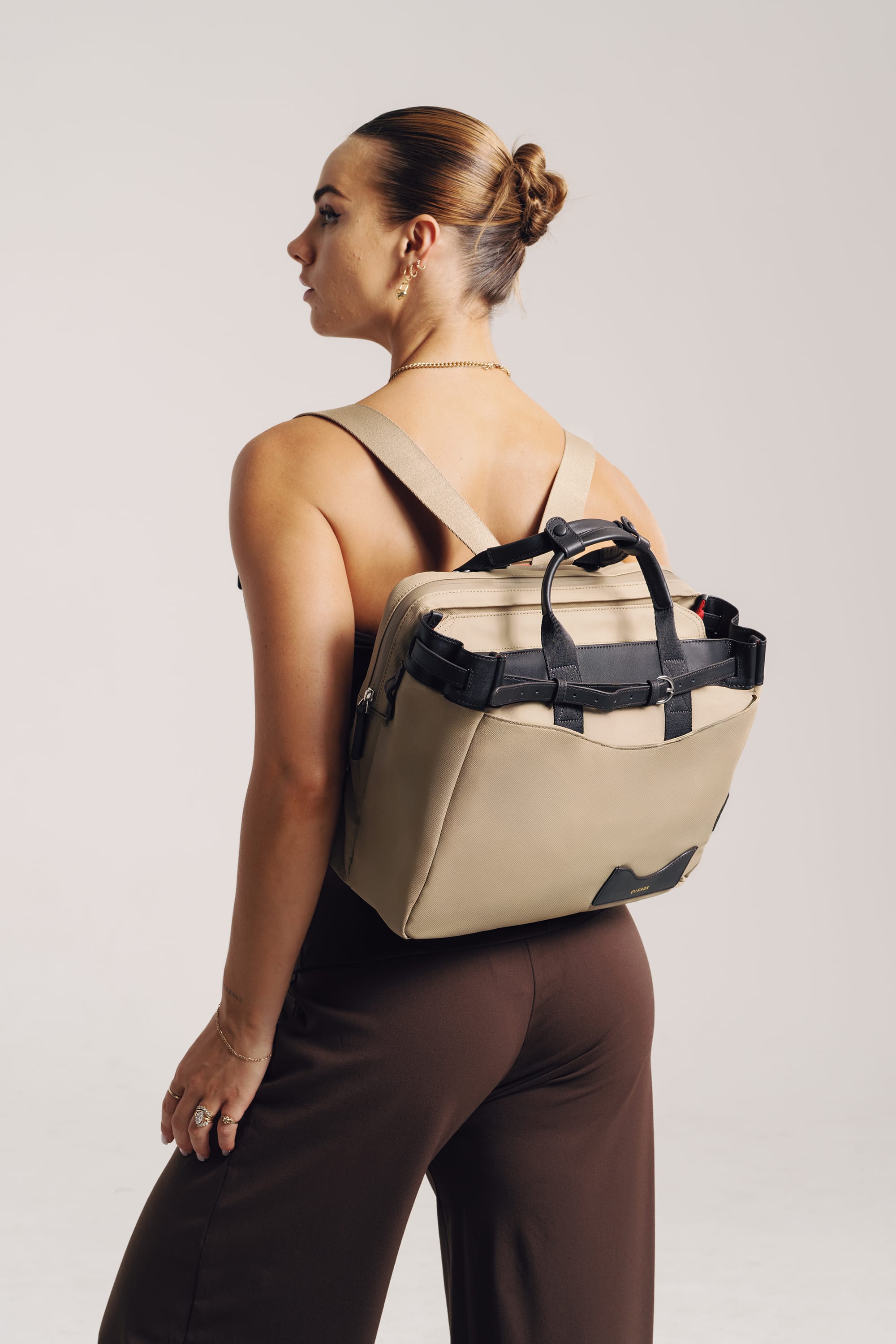 OLEADA NYC Laptop Work Bag > Business Laptop Briefcase > 16 Inch Laptop Bag > Bag With Top Handle > Spacious Compartments Color_Abu Dhabi AnyWear AnyPortfolio