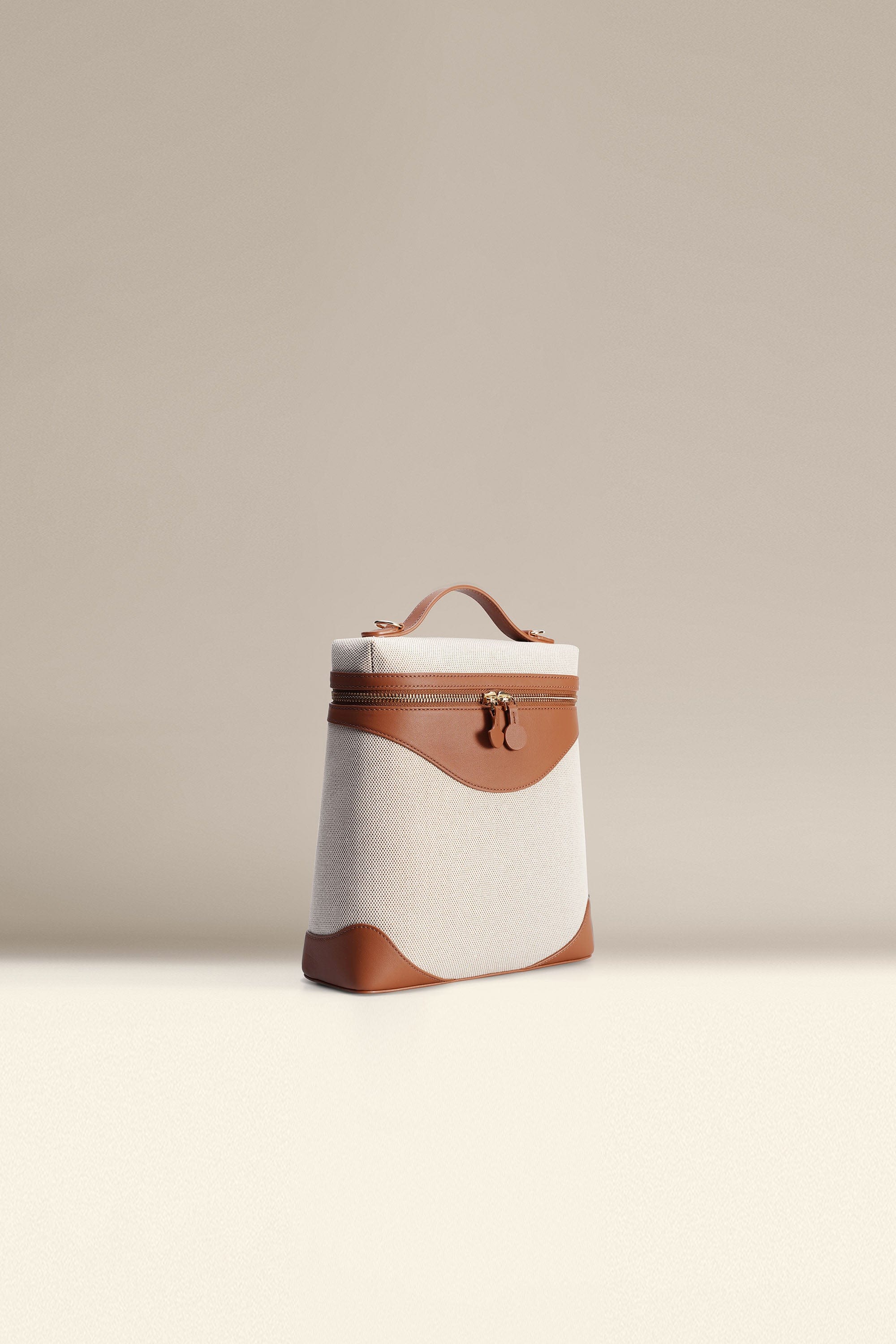 OLEADA NYC Leather Handbag > Women Work Bag > Top Handle Bag > Shoulder Bag > Mini Bag Color_SAND Anchor Bag