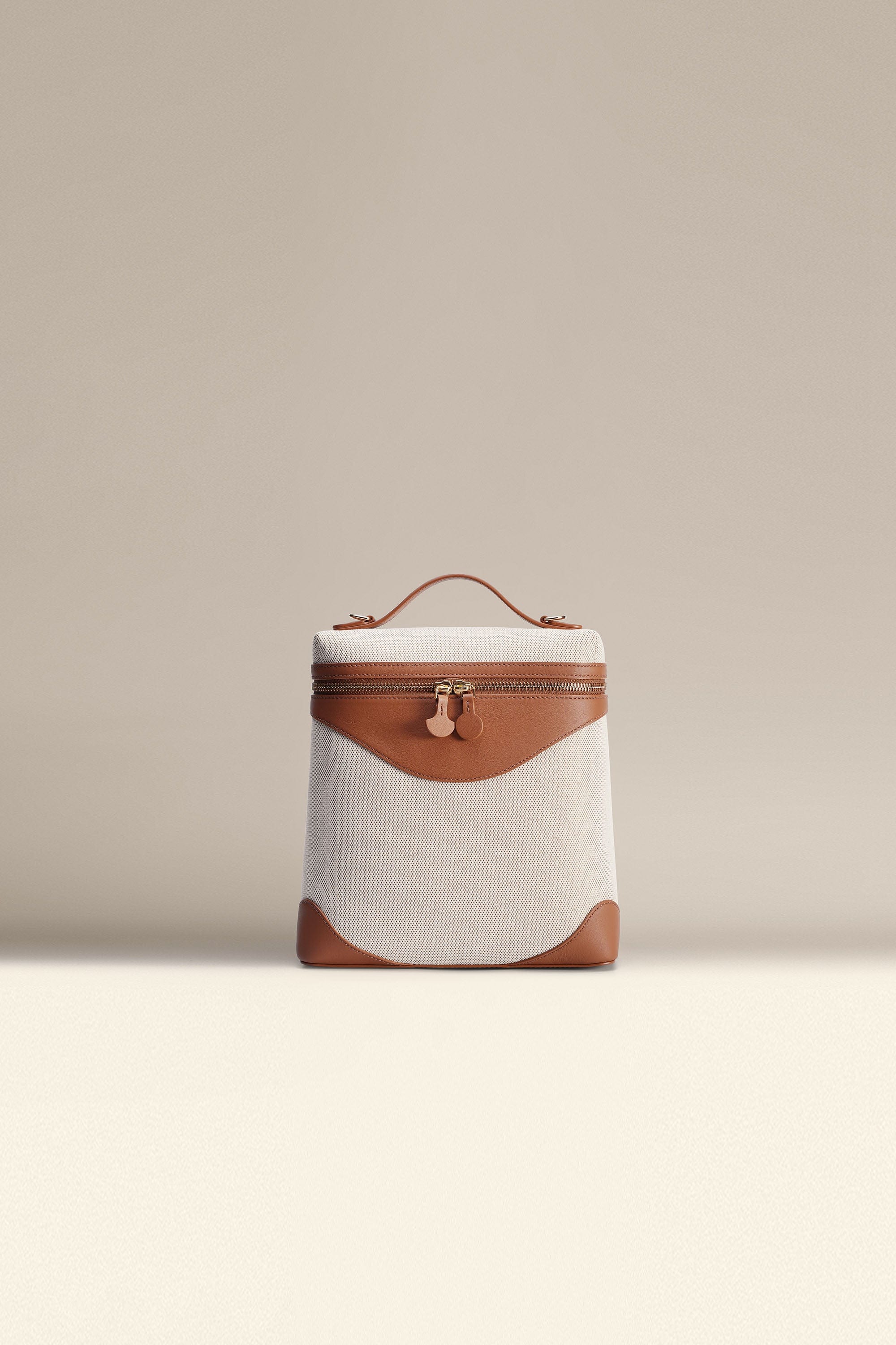 OLEADA NYC Leather Handbag > Women Work Bag > Top Handle Bag > Shoulder Bag > Mini Bag Color_SAND Anchor Bag