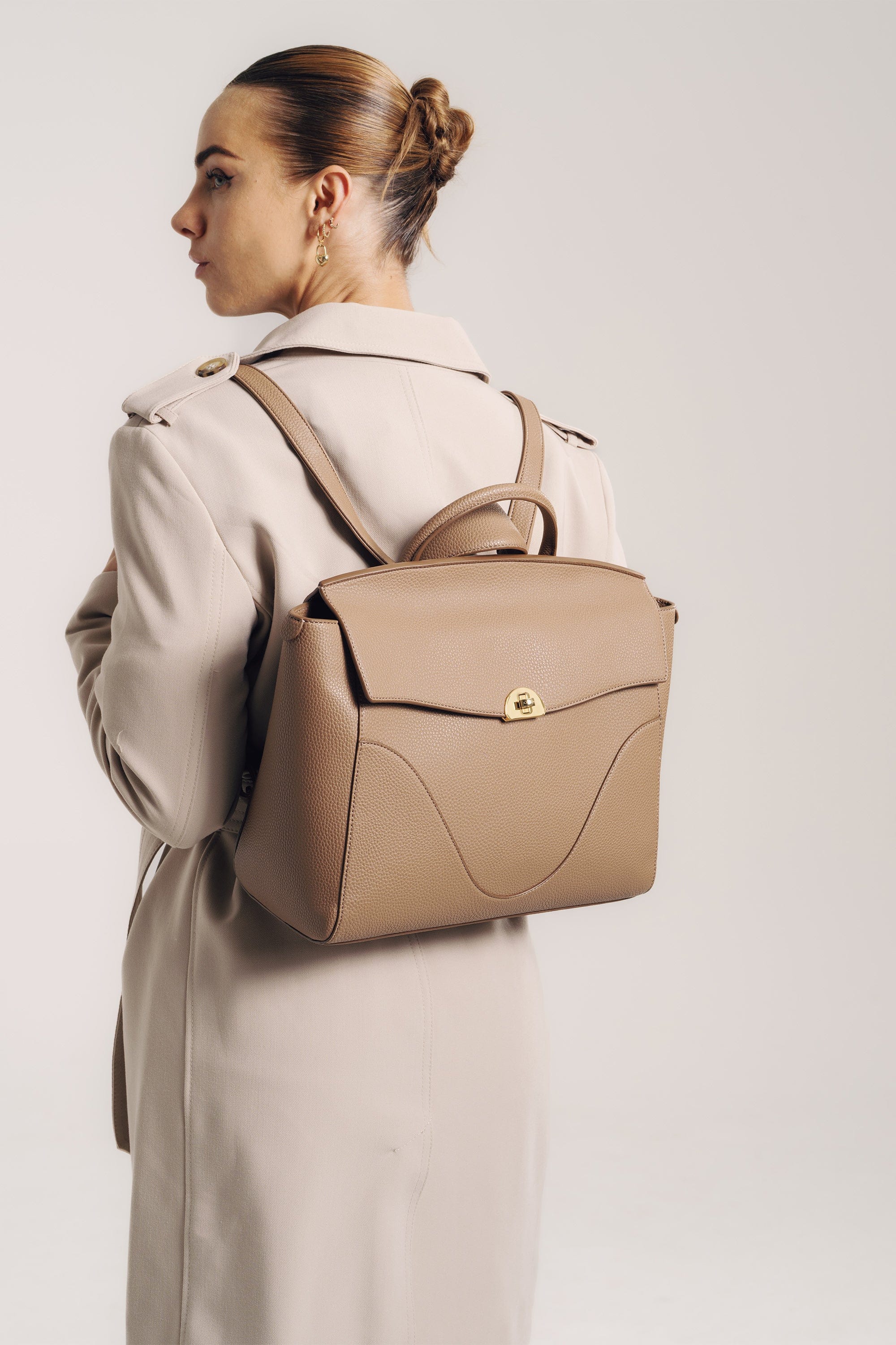 OLEADA NYC Leather Women Work Bag > Convertible To Business Backpack Bag > 14 Inch Laptop Bag > Crossbody Shoulder Bag > Luxury Travel Backpack Wavia Bag Plus