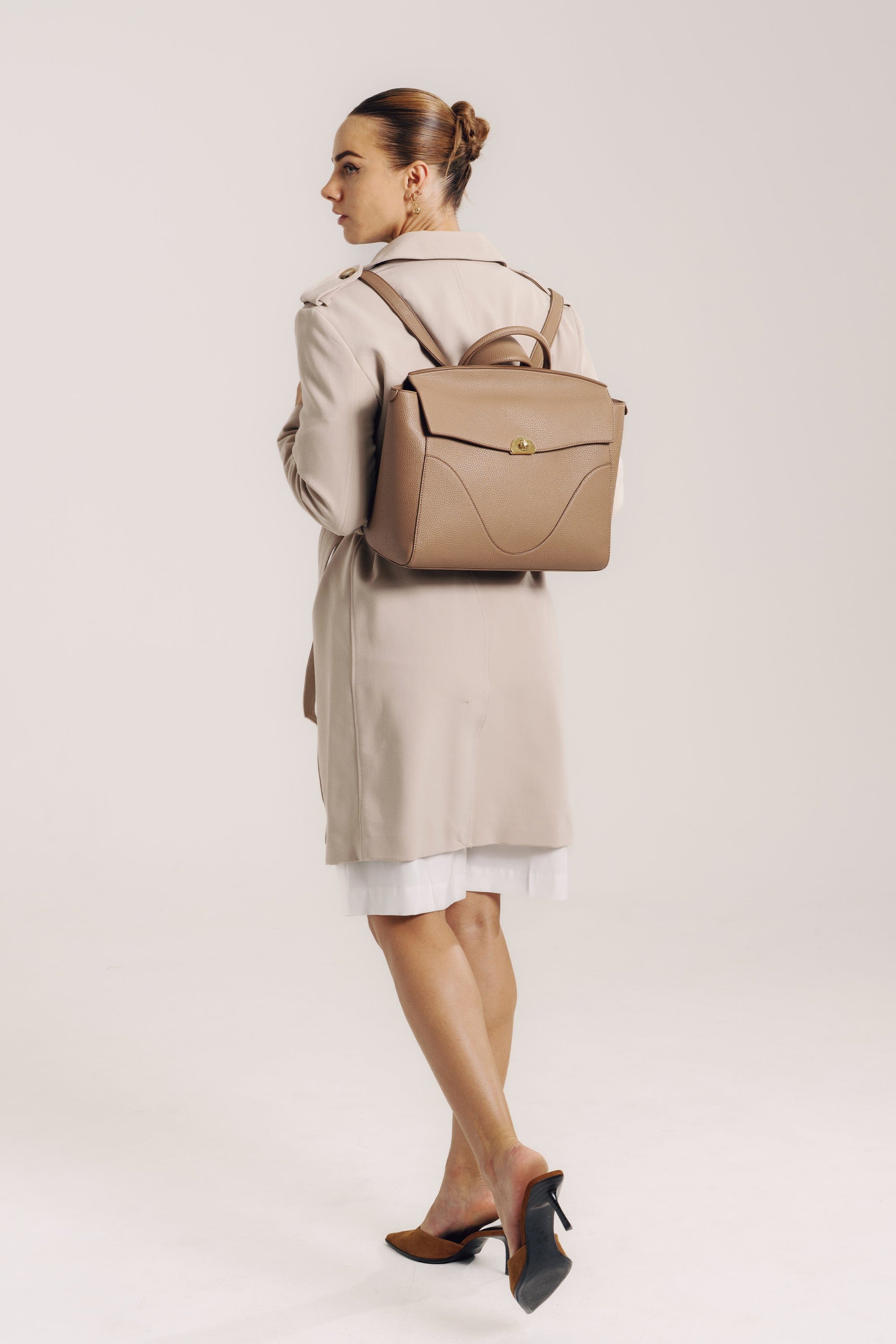 OLEADA NYC Leather Women Work Bag > Convertible To Business Backpack Bag > 14 Inch Laptop Bag > Crossbody Shoulder Bag > Luxury Travel Backpack Wavia Bag Plus