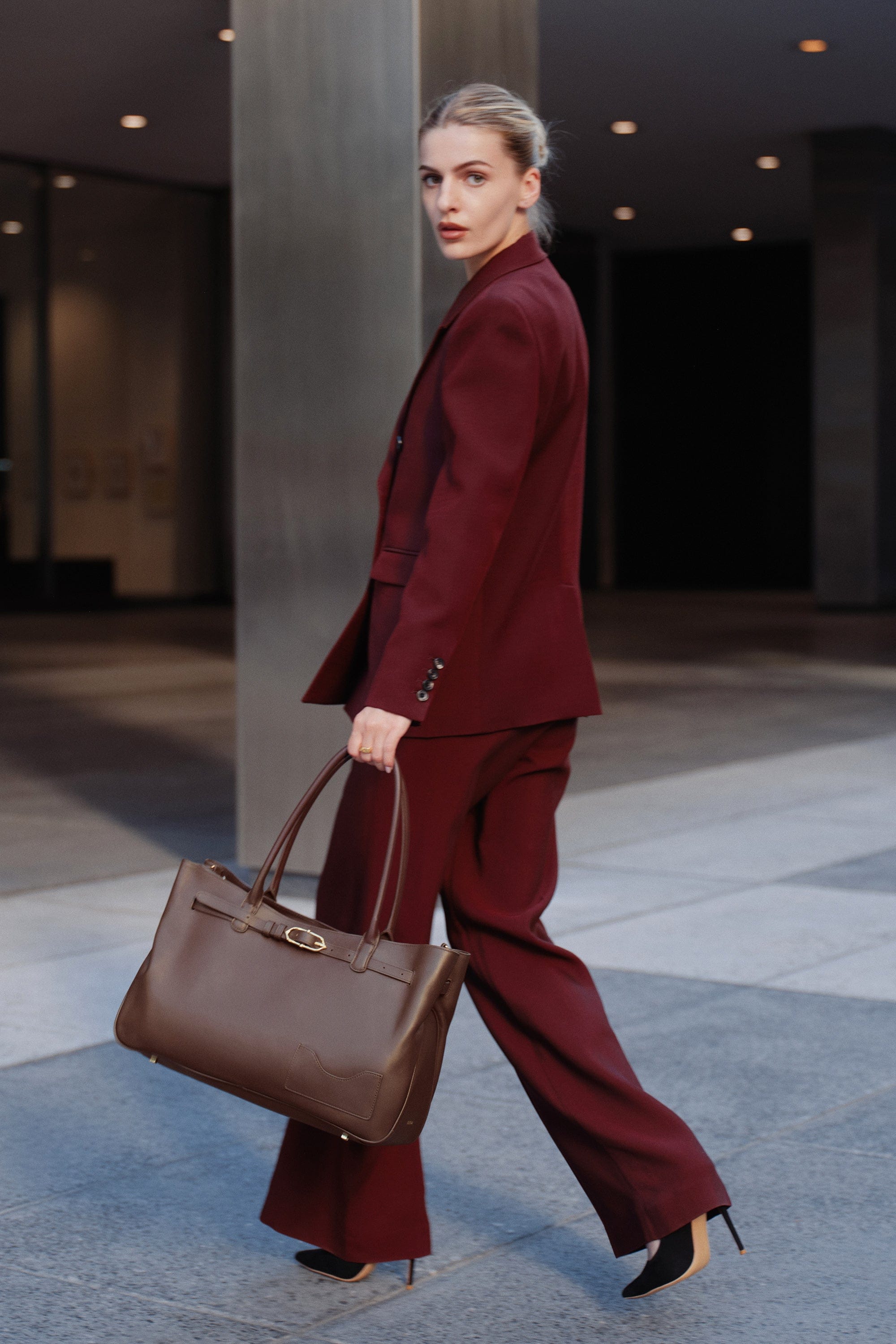 OLEADA NYC Tote Bag > Leather Tote Bag For Women > Mini Handbag > Convertible To Shoulder Bag > Fits 14" laptop> Marina Tote