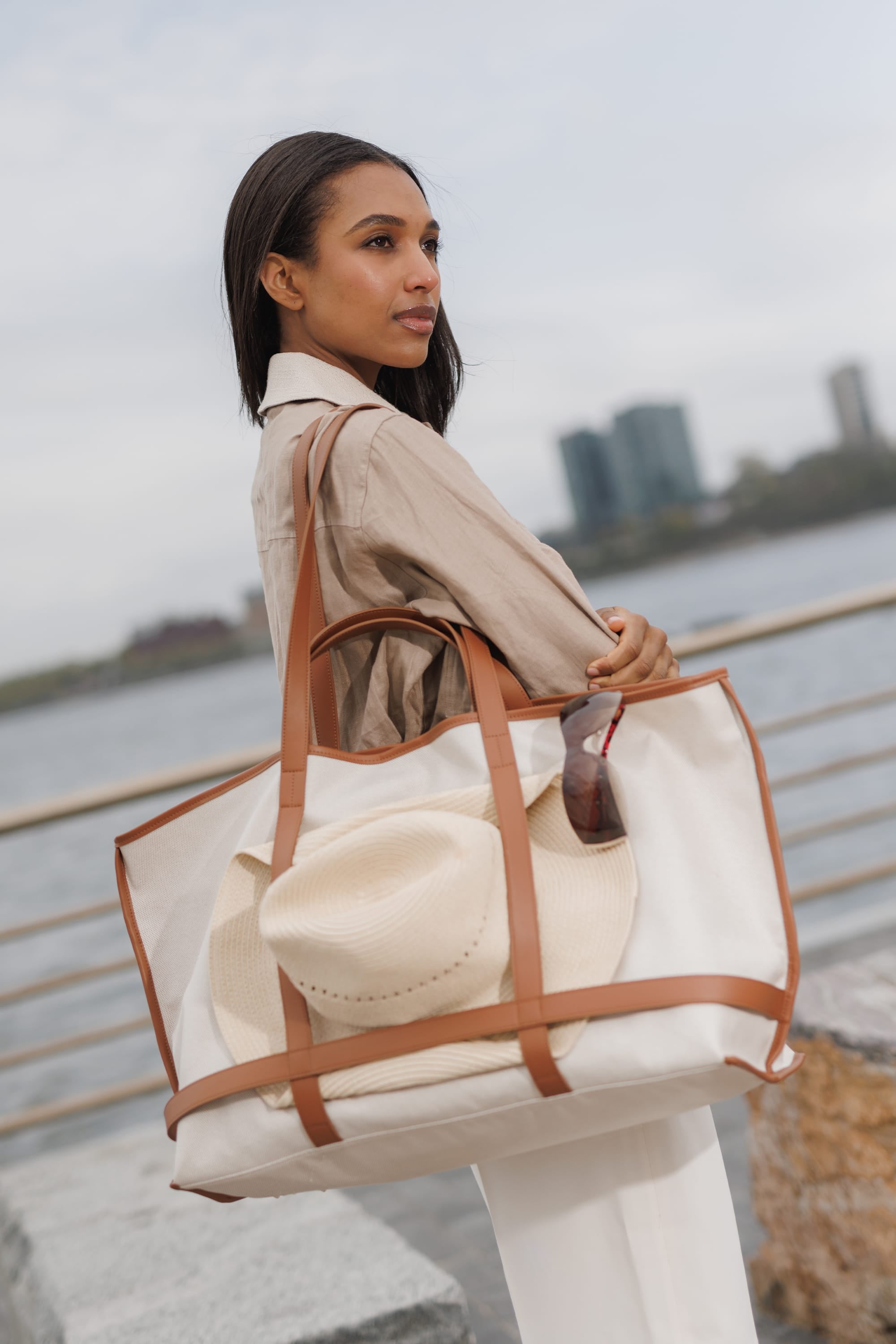 OLEADA NYC Women Work Bag > Leather Bag > Business Travel Beach Bags> Fits Up To 16'' Laptops Coast Beach Tote
