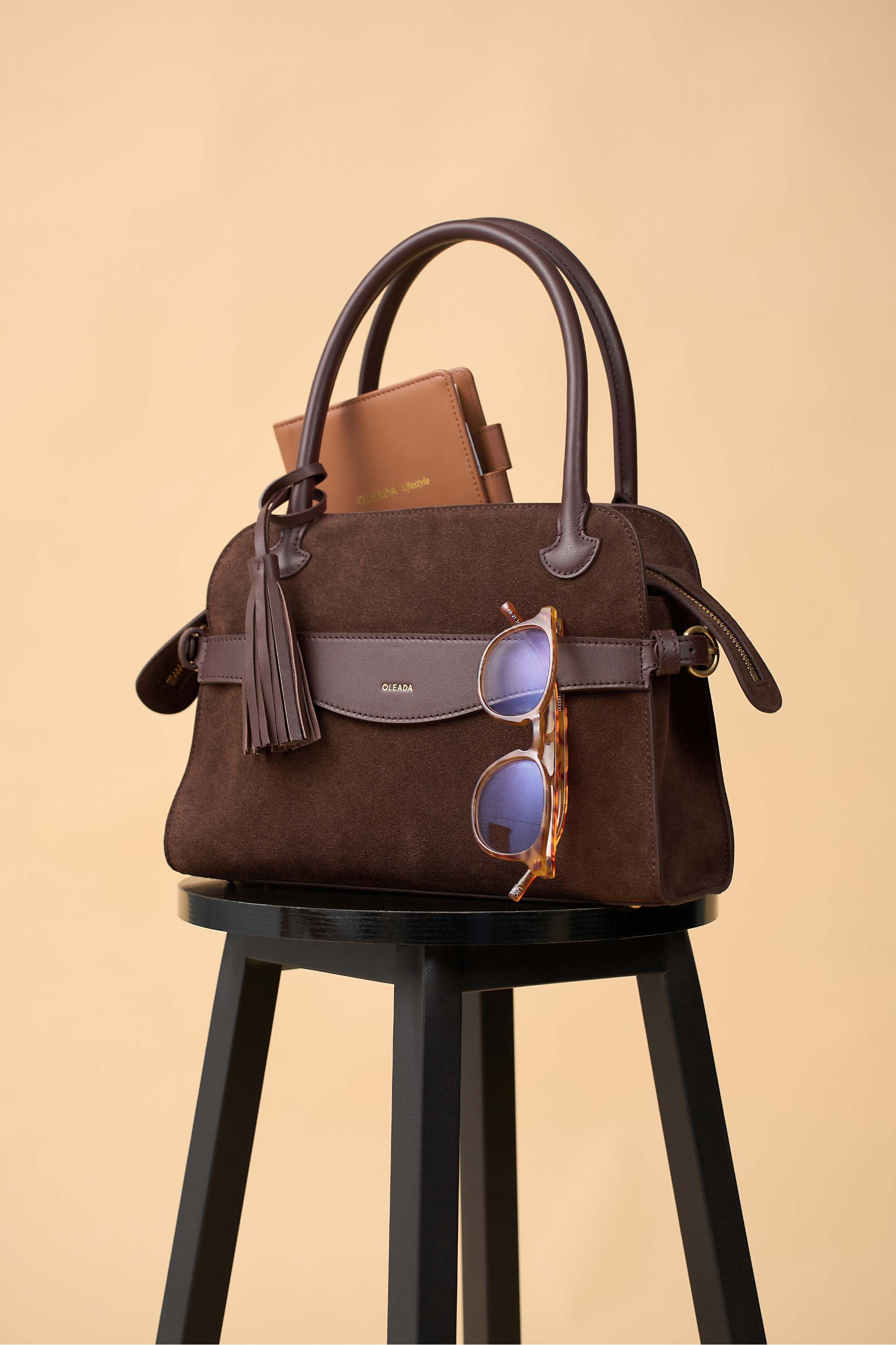 OLEADA NYC Women Work Bag > Leather Bag > Top Handle Handbag > Large Business Satchel > Fits Up To 16'' Laptops> Color_Chocolate Mini Coast Portfolio Satchel