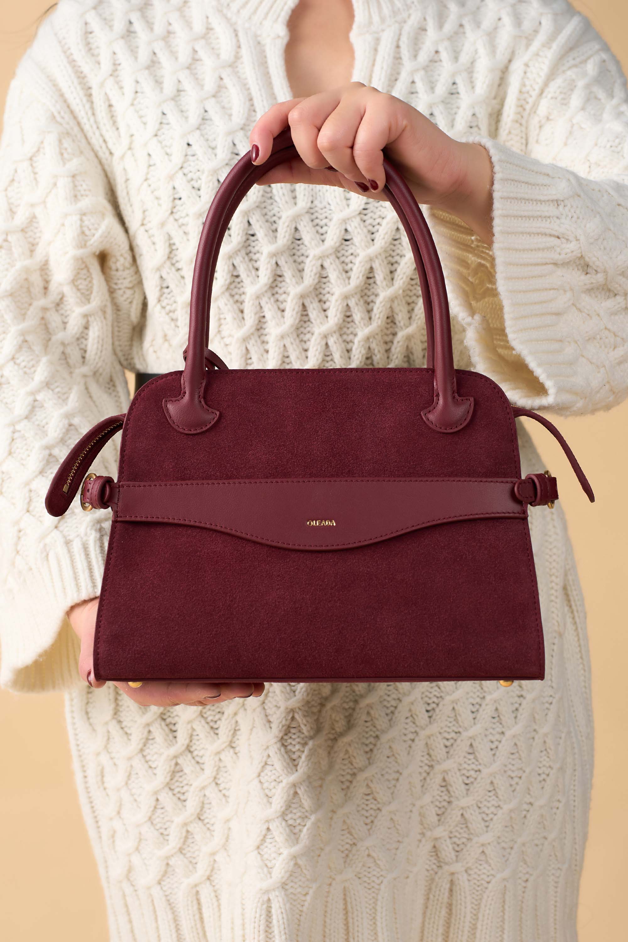 OLEADA NYC Women Work Bag > Leather Bag > Top Handle Handbag > Large Business Satchel > Fits Up To 16'' Laptops> Mini Coast Portfolio Satchel