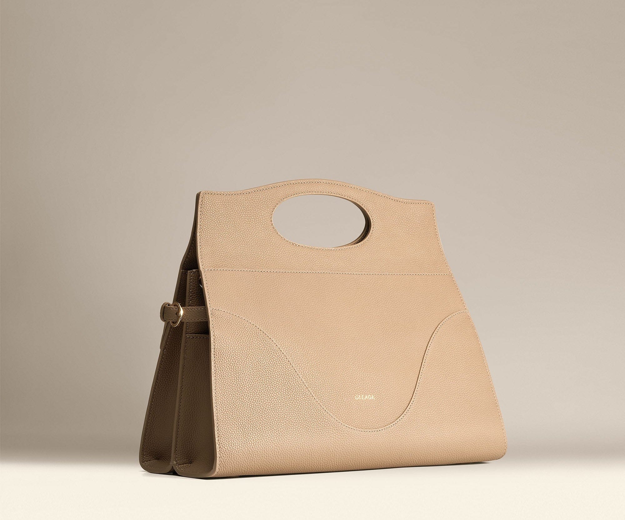 OLEADA NYC Women Work Leather Bag > Business Laptop Briefcase > 14 Inch Laptop Bag > Bag With Top Handle > Spacious Compartments Captain Briefcase