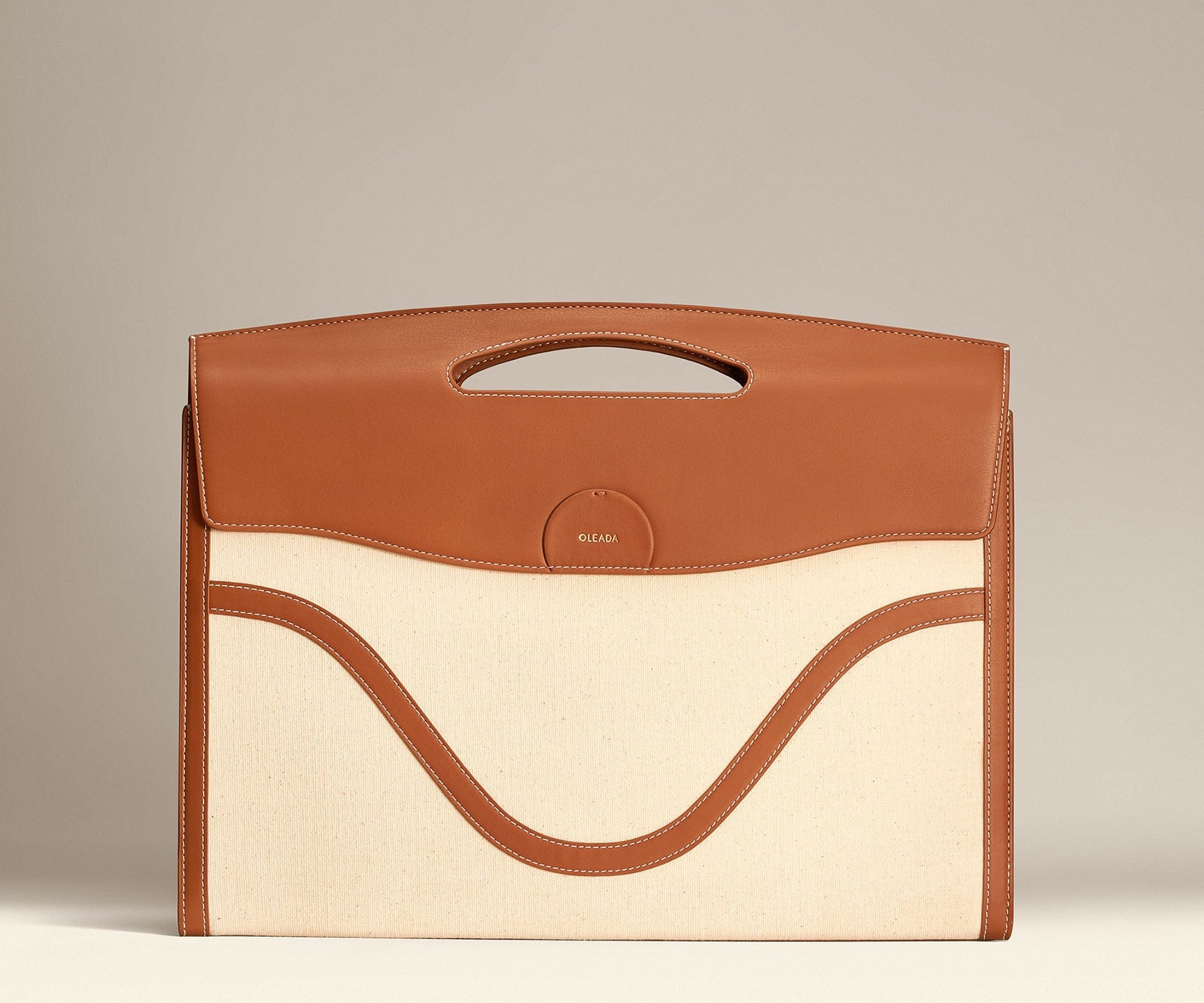 OLEADA NYC Women Work Leather Bag > Business Laptop Sleeve > 16 Inch Laptop Bag > Portable Laptop Briefcase > MacBook Pro Laptop Sleeve Color_Oat Captain Sleeve Suite Plus