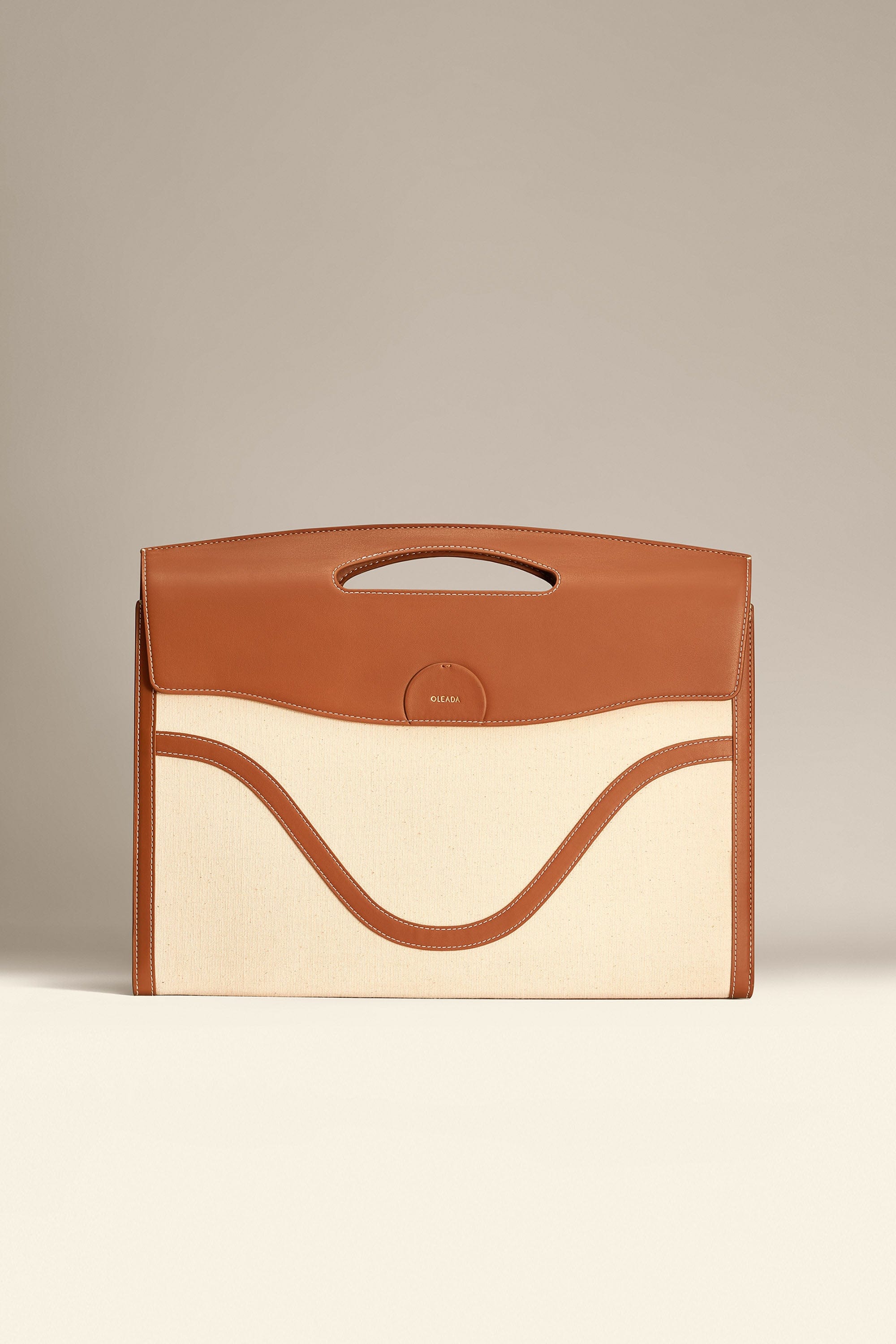 OLEADA NYC Women Work Leather Bag > Business Laptop Sleeve > 16 Inch Laptop Bag > Portable Laptop Briefcase > MacBook Pro Laptop Sleeve Color_Oat Captain Sleeve Suite Plus