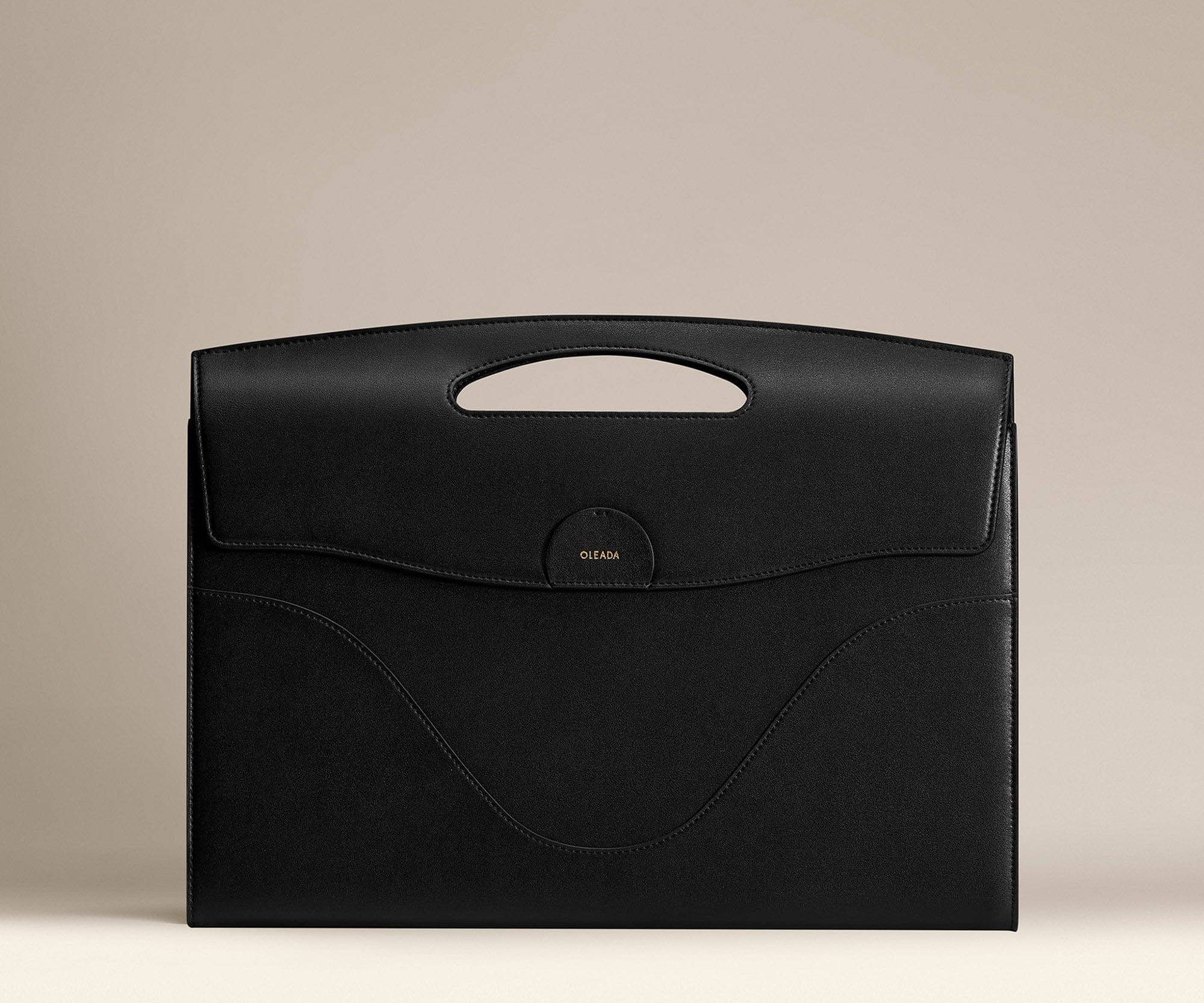 OLEADA NYC Women Work Leather Bag > Business Laptop Sleeve > 16 Inch Laptop Bag > Portable Laptop Briefcase > MacBook Pro Laptop Sleeve Color_Onyx Captain Sleeve Suite Plus