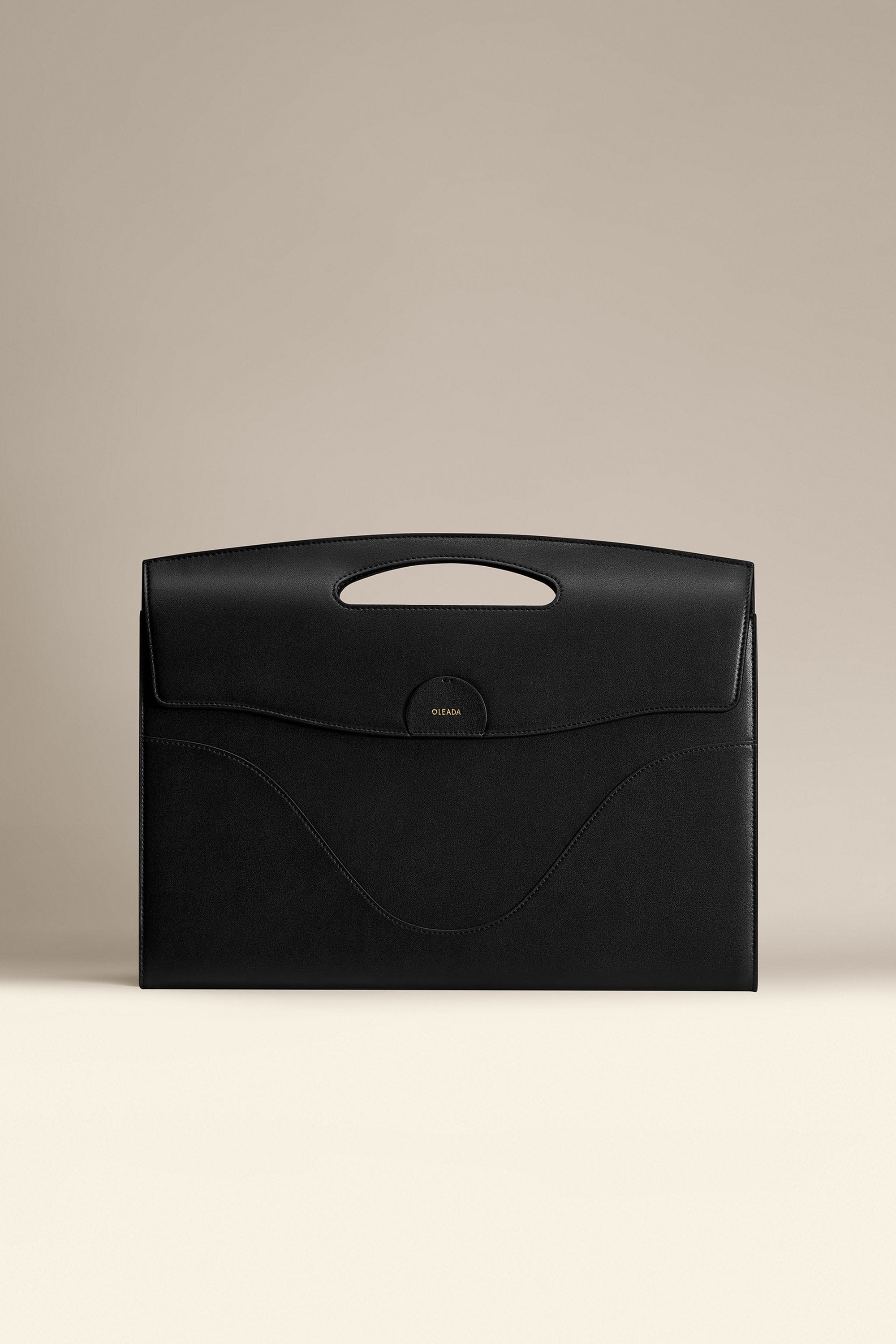 OLEADA NYC Women Work Leather Bag > Business Laptop Sleeve > 16 Inch Laptop Bag > Portable Laptop Briefcase > MacBook Pro Laptop Sleeve Color_Onyx Captain Sleeve Suite Plus