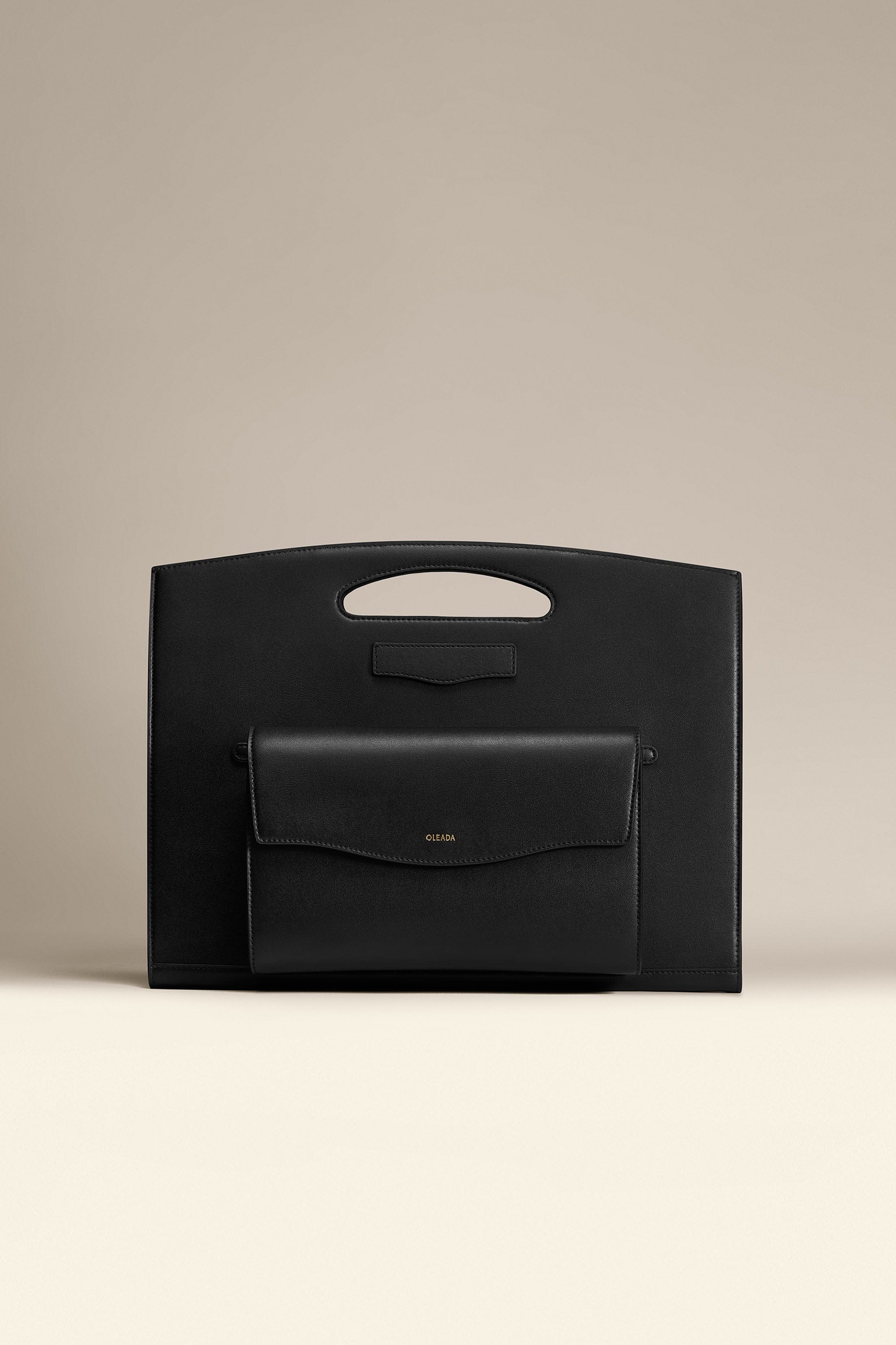 OLEADA NYC Women Work Leather Bag > Business Laptop Sleeve > 16 Inch Laptop Bag > Portable Laptop Briefcase > MacBook Pro Laptop Sleeve Color_Onyx Captain Sleeve Suite Plus