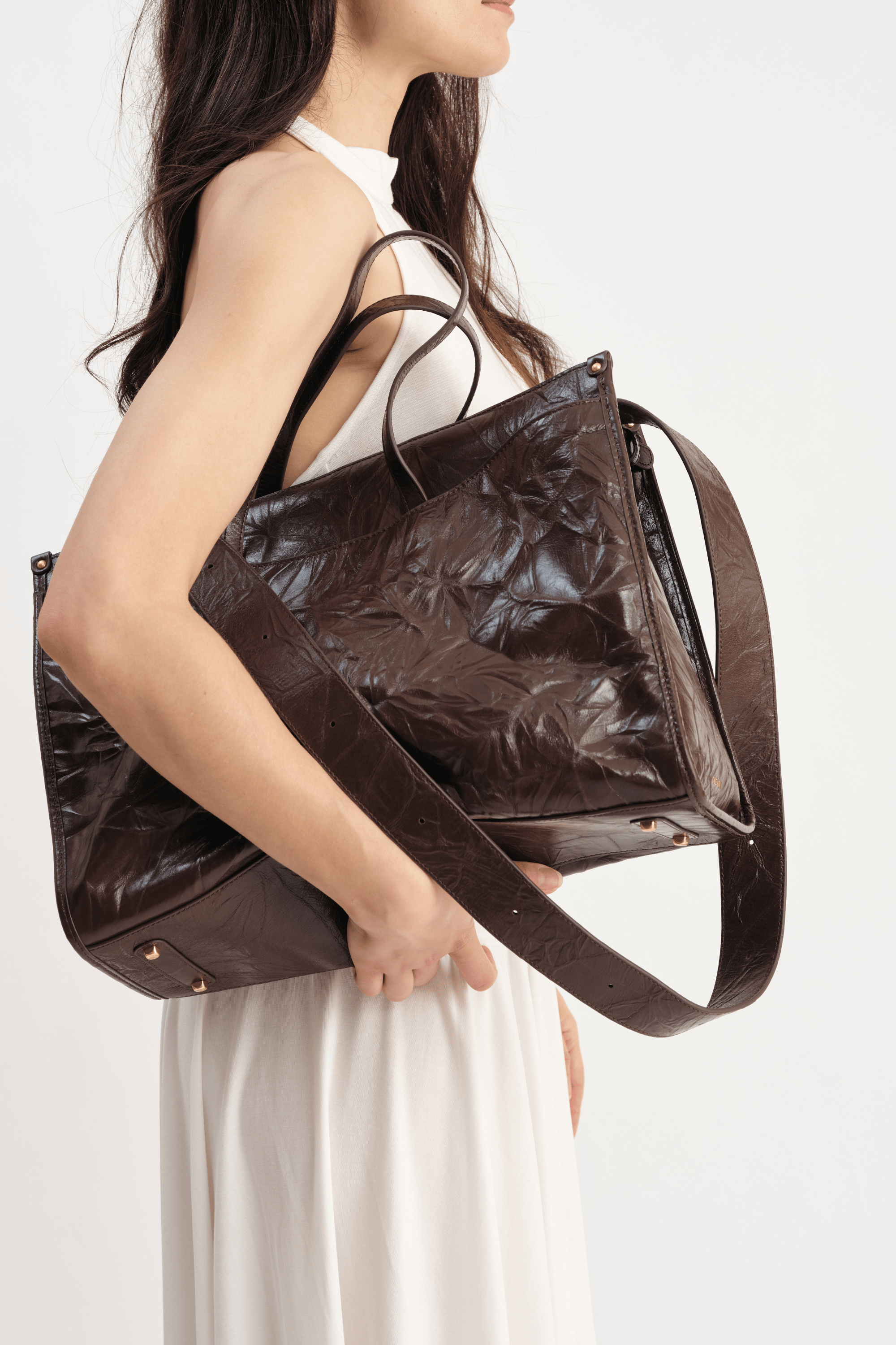 OLEADA NYC Work Tote Bag > Leather Work Tote For Women > Large Capacity Bag > 16 Inch Laptop Bag > Convertible To Shoulder Bag Color_Espresso Reverie Tote