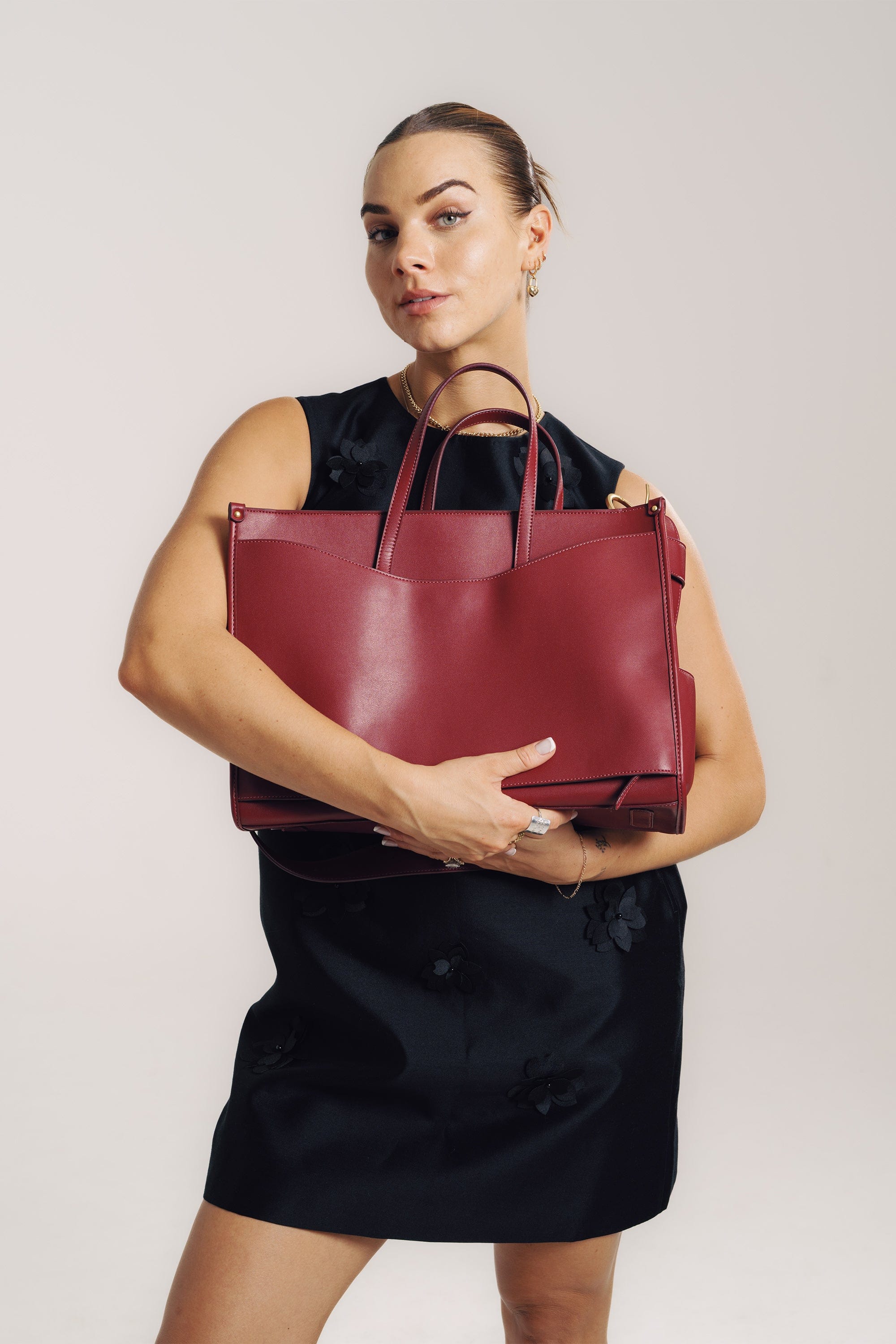 OLEADA NYC Work Tote Bag > Leather Work Tote For Women > Large Capacity Bag > 16 Inch Laptop Bag > Convertible To Shoulder Bag Color_Scarlet Reverie Tote