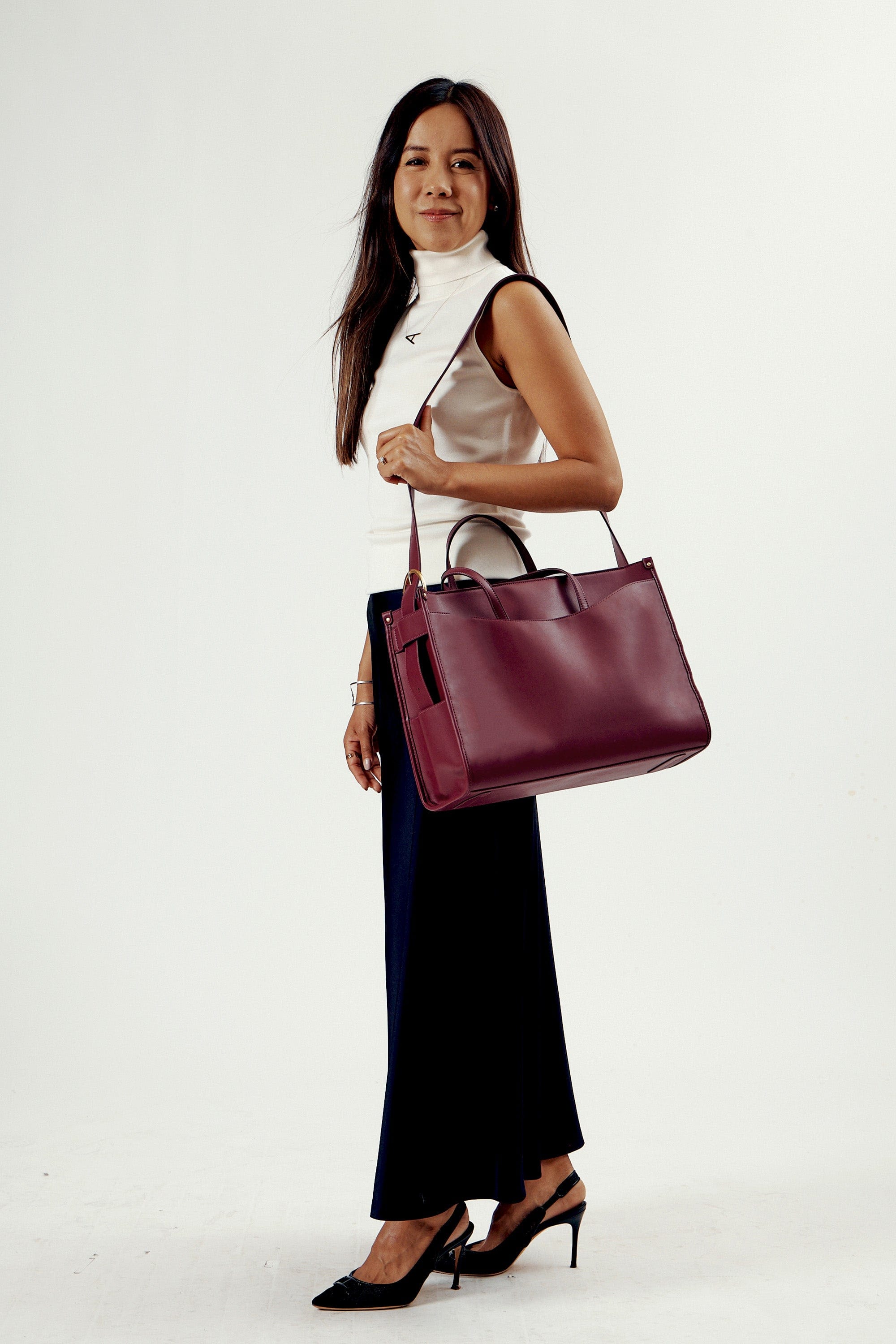 OLEADA NYC Work Tote Bag > Leather Work Tote For Women > Large Capacity Bag > 16 Inch Laptop Bag > Convertible To Shoulder Bag Reverie Tote