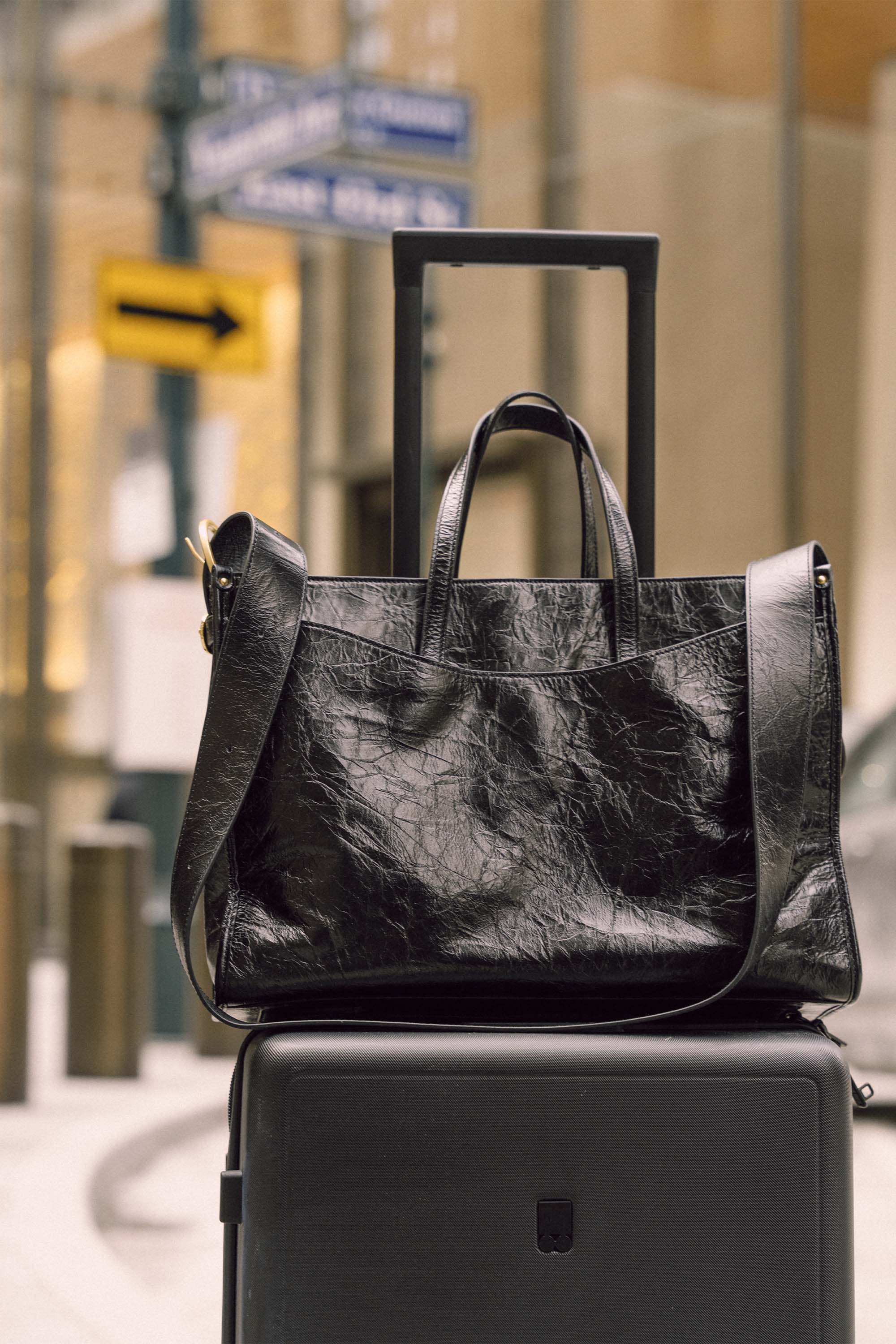 OLEADA NYC Work Tote Bag > Leather Work Tote For Women > Large Capacity Bag > 16 Inch Laptop Bag > Convertible To Shoulder Bag Reverie Tote